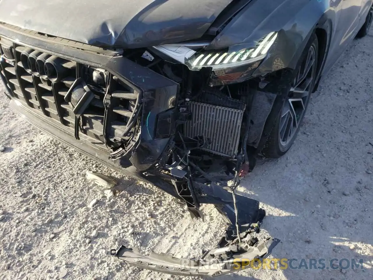 9 fotografías del automóvil dañado WA1CWAF1XLD024945 AUDI SQ8 2020