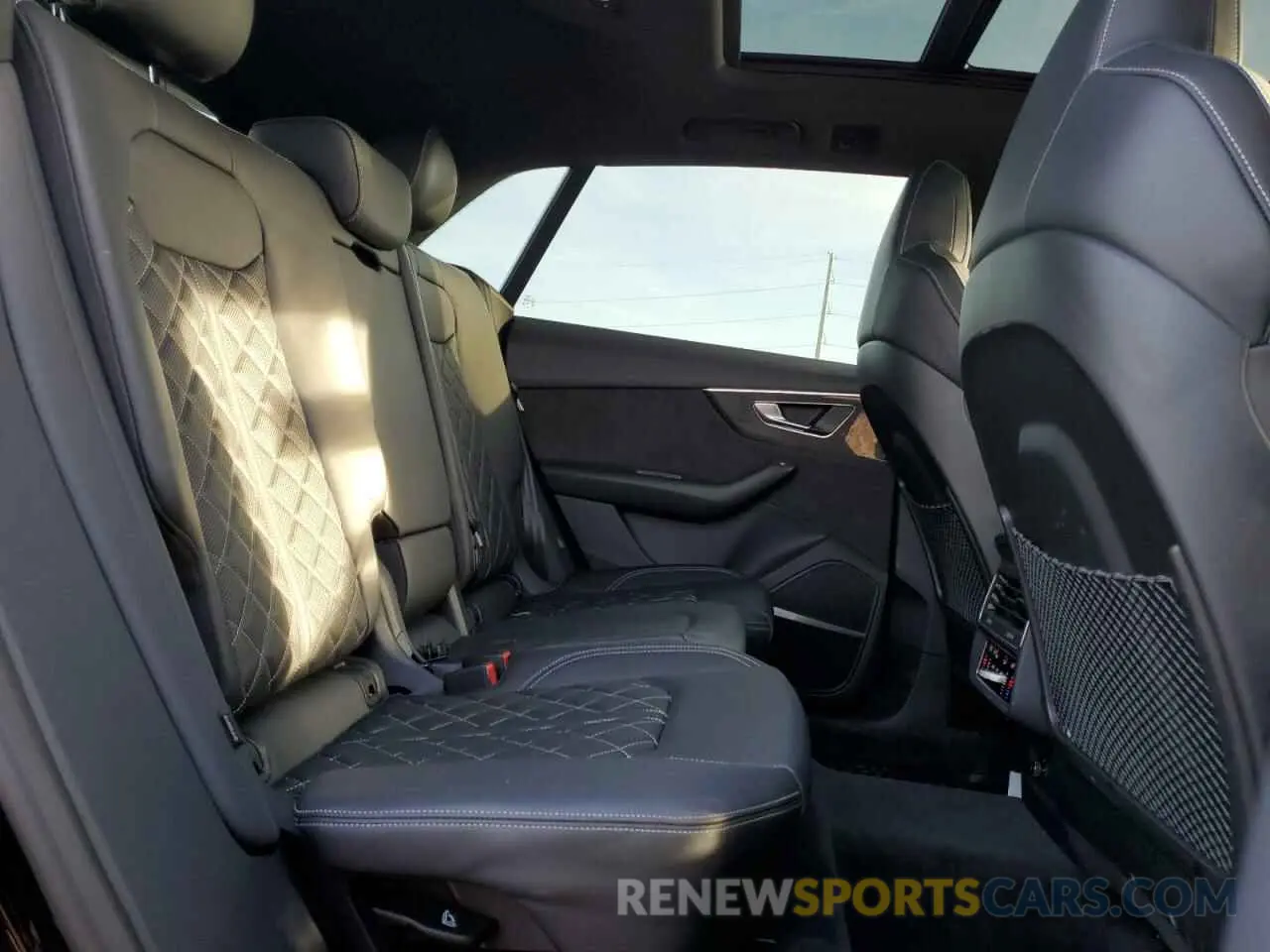 11 fotografías del automóvil dañado WA1AWBF17MD001721 AUDI SQ8 2021