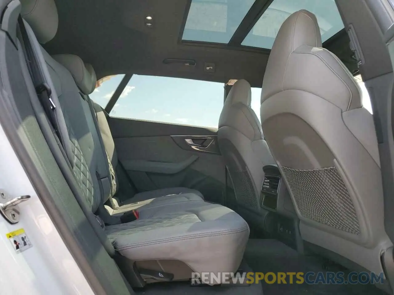 11 fotografías del automóvil dañado WA1CWBF17MD008130 AUDI SQ8 2021