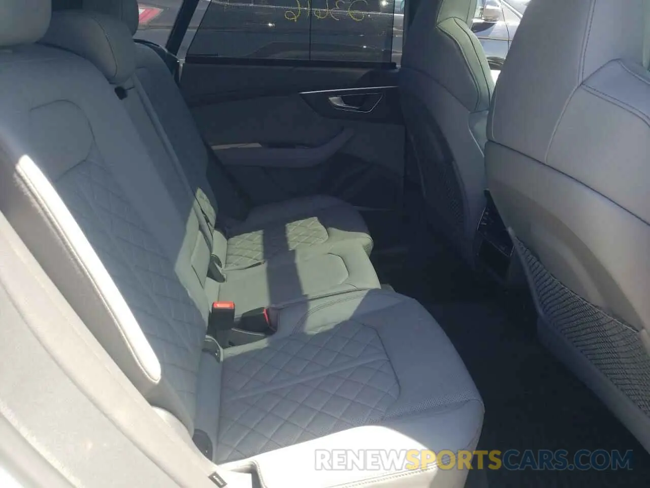 6 fotografías del automóvil dañado WA1CWBF18MD014230 AUDI SQ8 2021