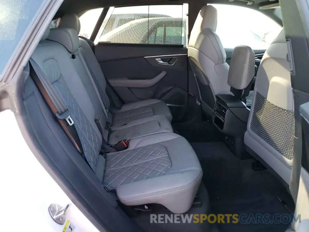6 fotografías del automóvil dañado WA1CWBF19MD038276 AUDI SQ8 2021