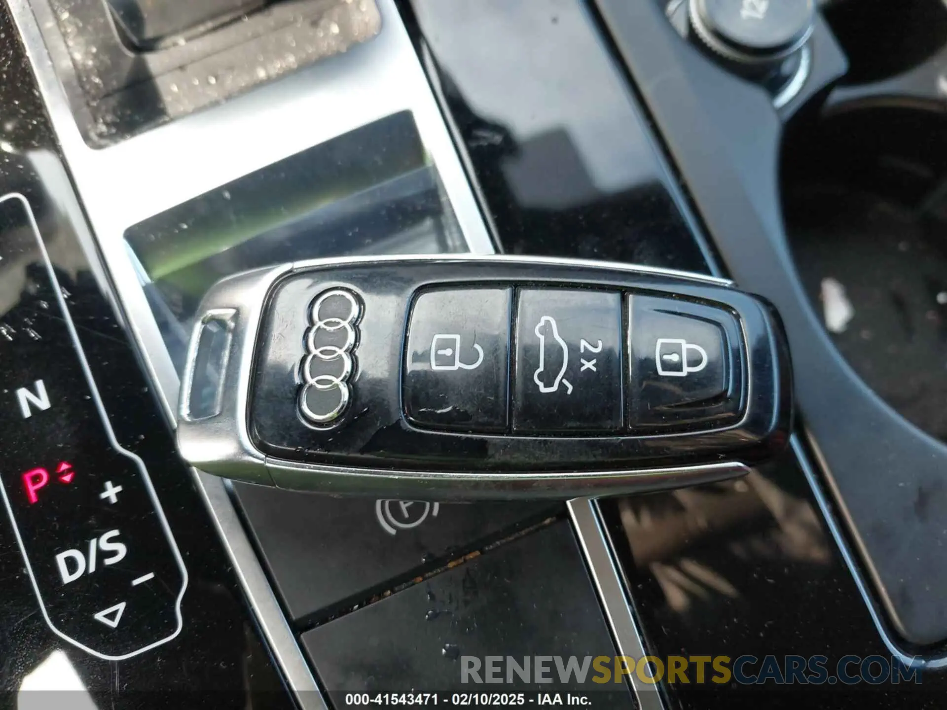 11 fotografías del automóvil dañado WA1AWBF1XND024105 AUDI SQ8 2022