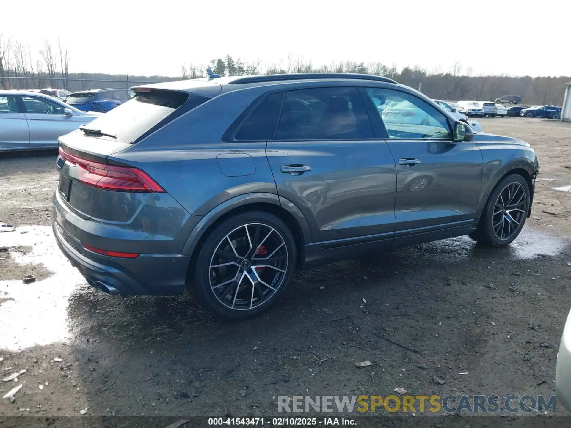 14 fotografías del automóvil dañado WA1AWBF1XND024105 AUDI SQ8 2022