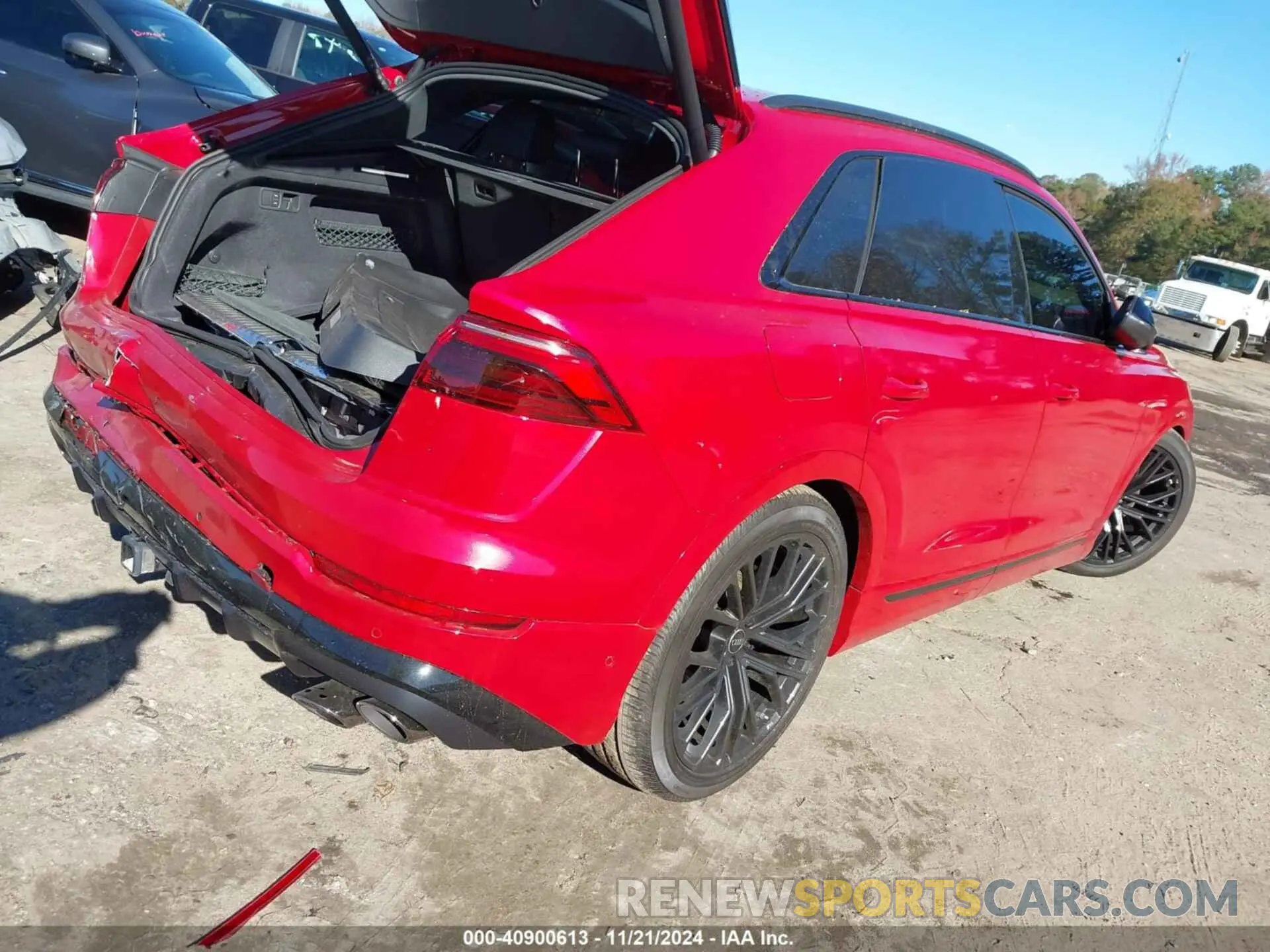 4 fotografías del automóvil dañado WA1AWBF13RD009158 AUDI SQ8 2024