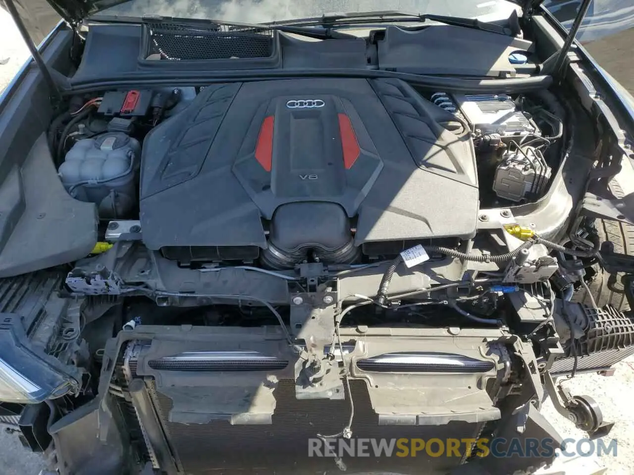 14 fotografías del automóvil dañado WA1AWBF19RD005714 AUDI SQ8 2024