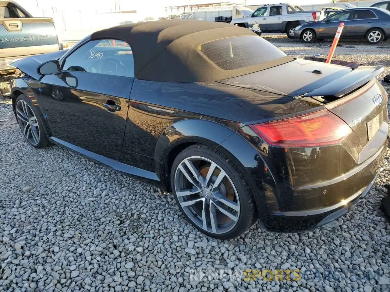2 fotografías del automóvil dañado TRUTECFVXL1005858 AUDI TT 2020