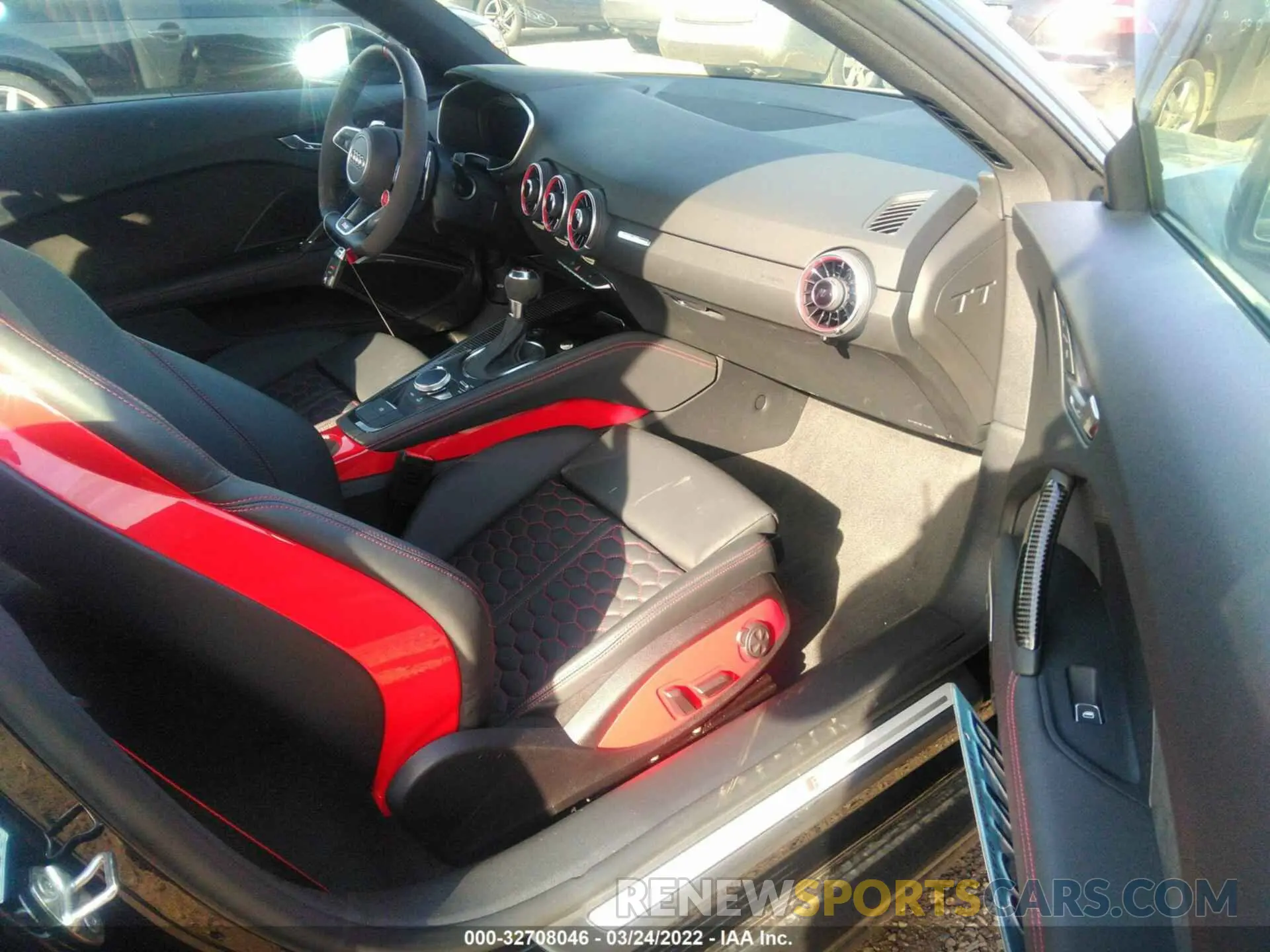 5 fotografías del automóvil dañado WUAASAFV2M1901025 AUDI TT RS 2021
