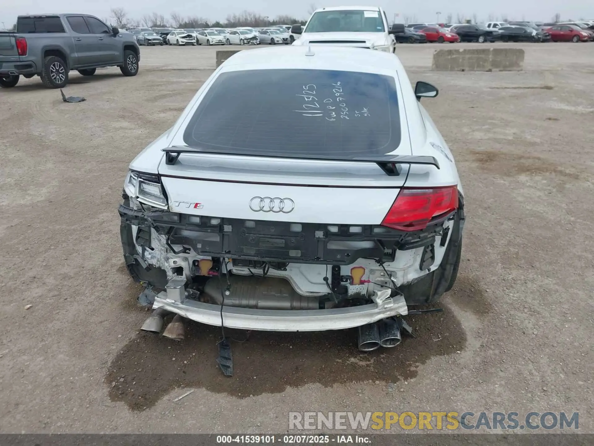 17 fotografías del automóvil dañado TRUA1AFV4L1006379 AUDI TTS 2020