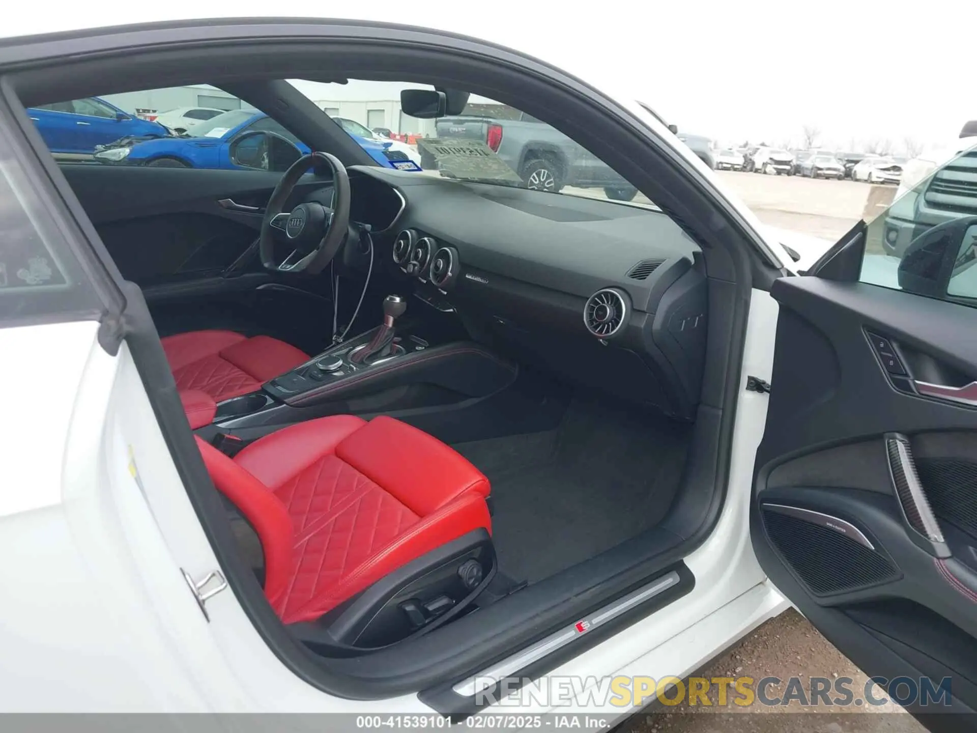 5 fotografías del automóvil dañado TRUA1AFV4L1006379 AUDI TTS 2020