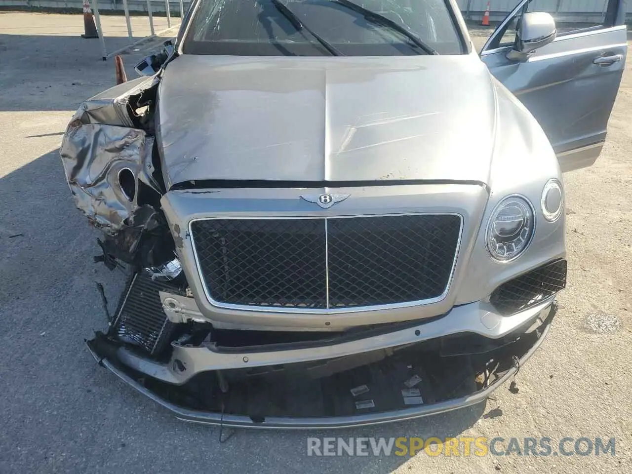 12 fotografías del automóvil dañado SJAAM2ZV9KC024755 BENTLEY ALL MODELS 2019