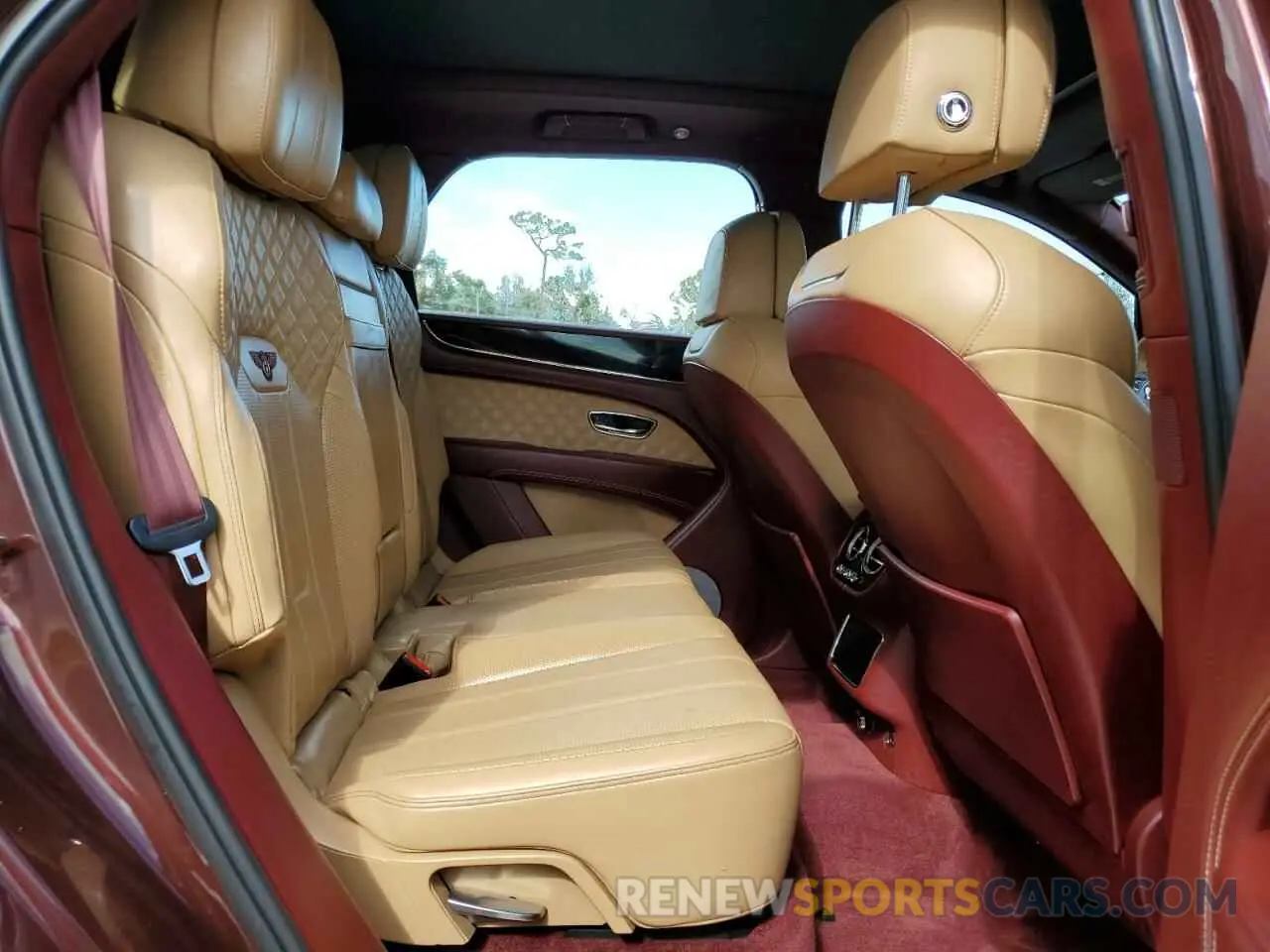 11 fotografías del automóvil dañado SJAAM2ZV4MC033785 BENTLEY ALL MODELS 2021