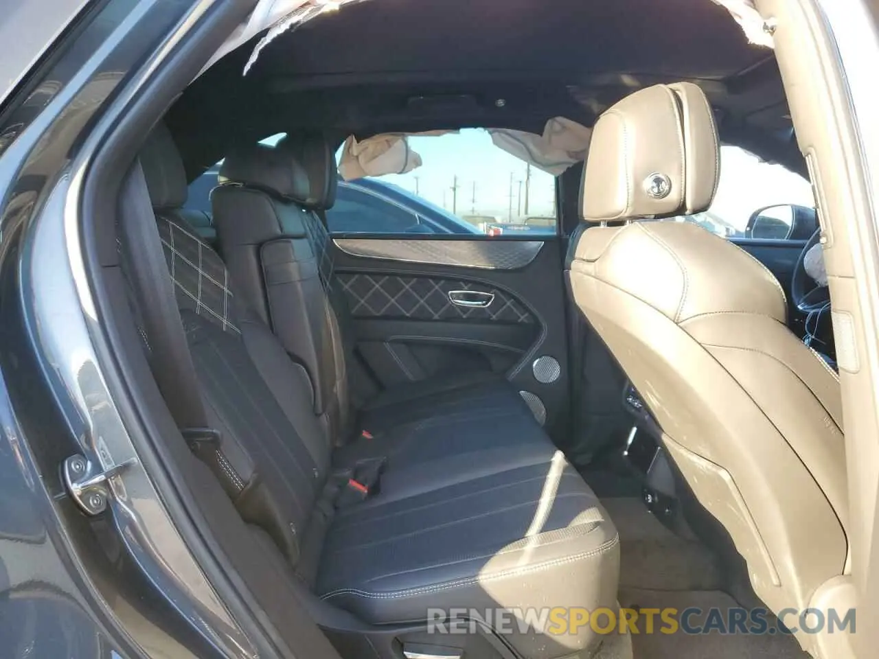 11 fotografías del automóvil dañado SJAAM2ZV9MC032759 BENTLEY ALL MODELS 2021