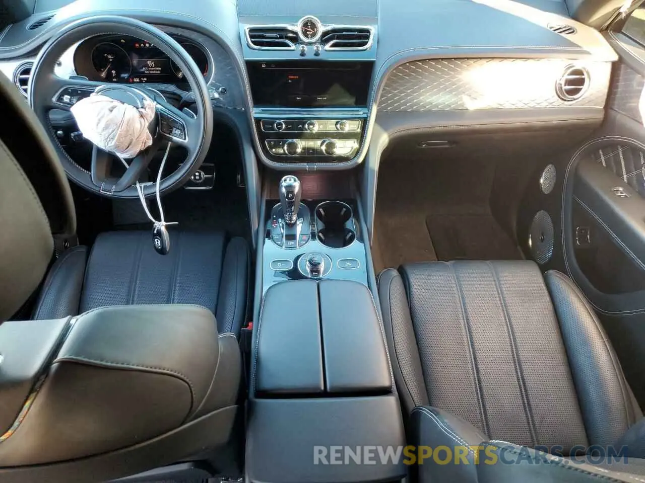8 fotografías del automóvil dañado SJAAM2ZV9MC032759 BENTLEY ALL MODELS 2021