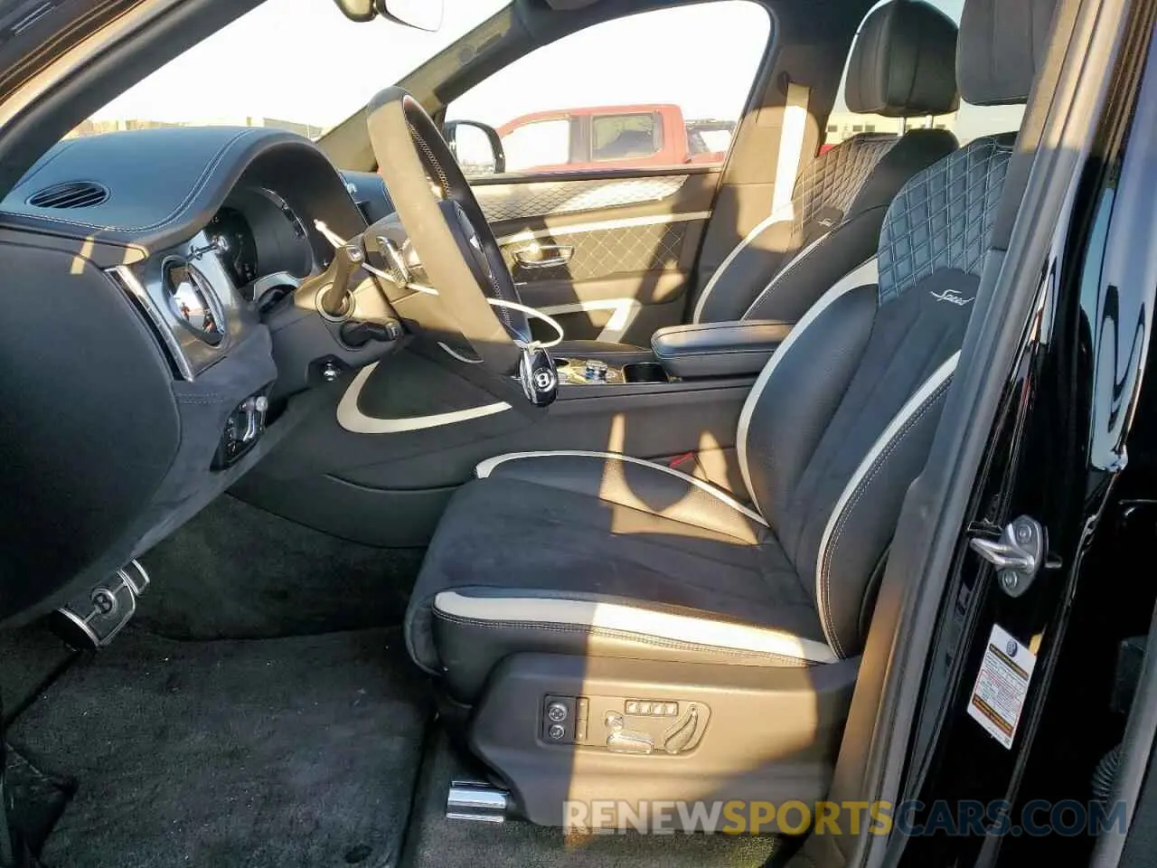 7 fotografías del automóvil dañado SJAAR2ZV7MC036102 BENTLEY ALL MODELS 2021
