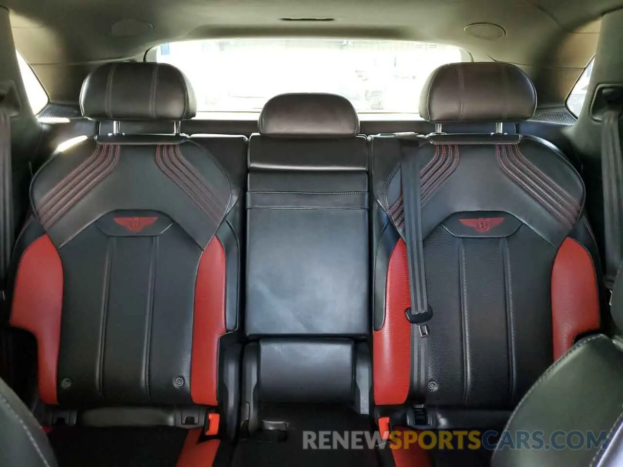 10 fotografías del automóvil dañado SJAAM2ZV9NC013534 BENTLEY ALL MODELS 2022