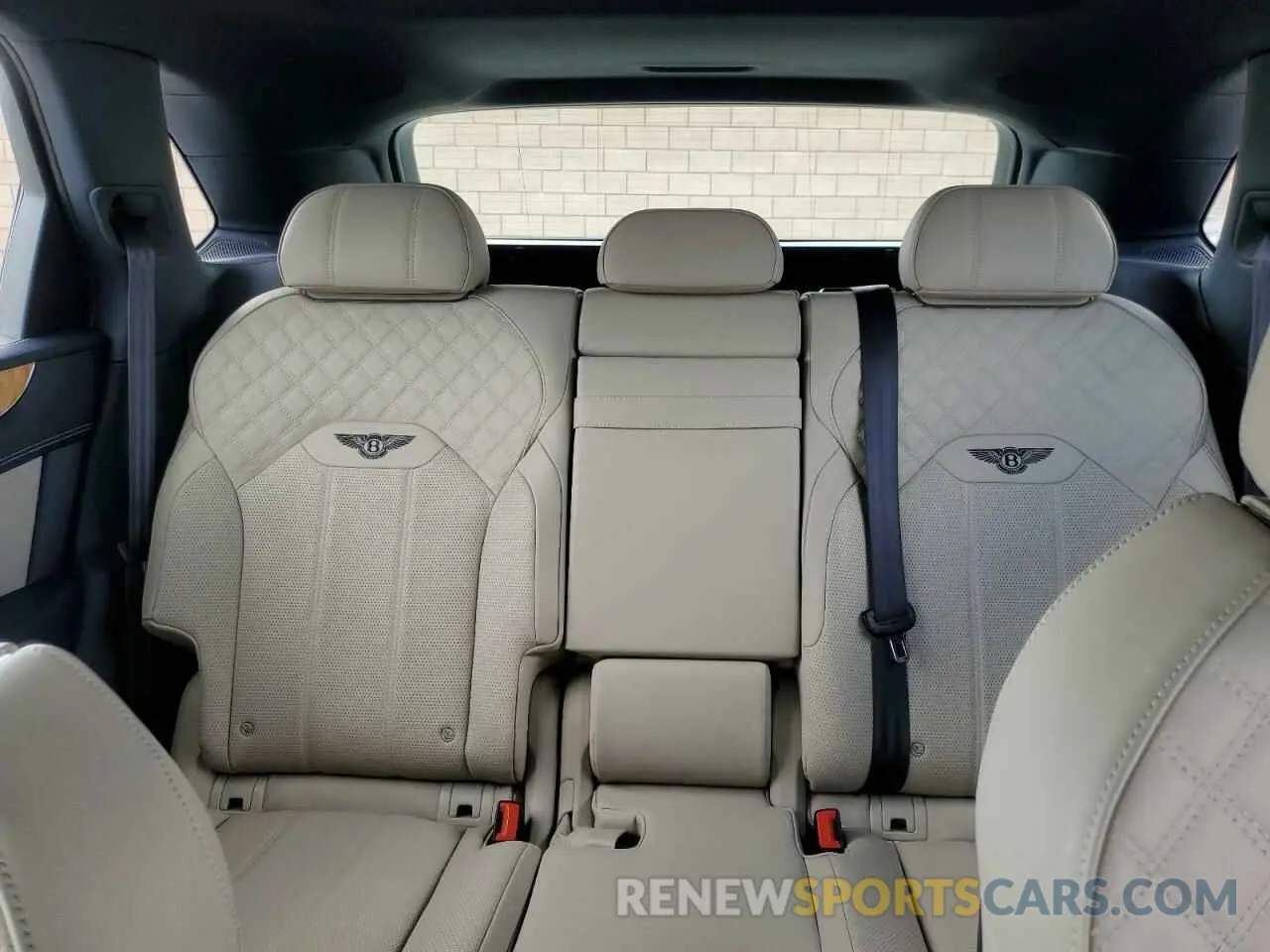 10 fotografías del automóvil dañado SJAAM2ZV9NC016403 BENTLEY ALL MODELS 2022