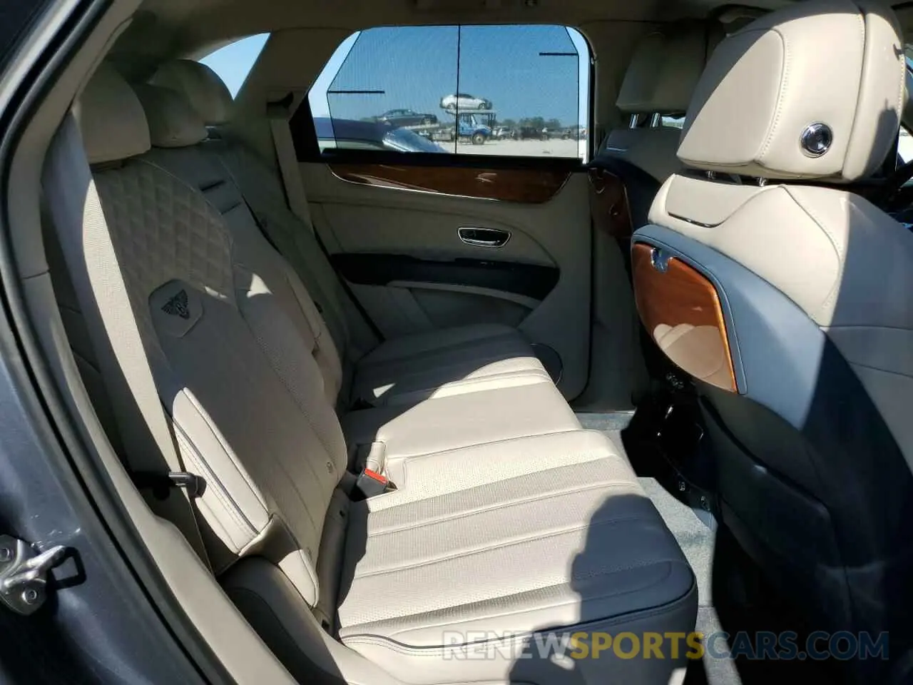 11 fotografías del automóvil dañado SJAAM2ZVXNC039916 BENTLEY ALL MODELS 2022
