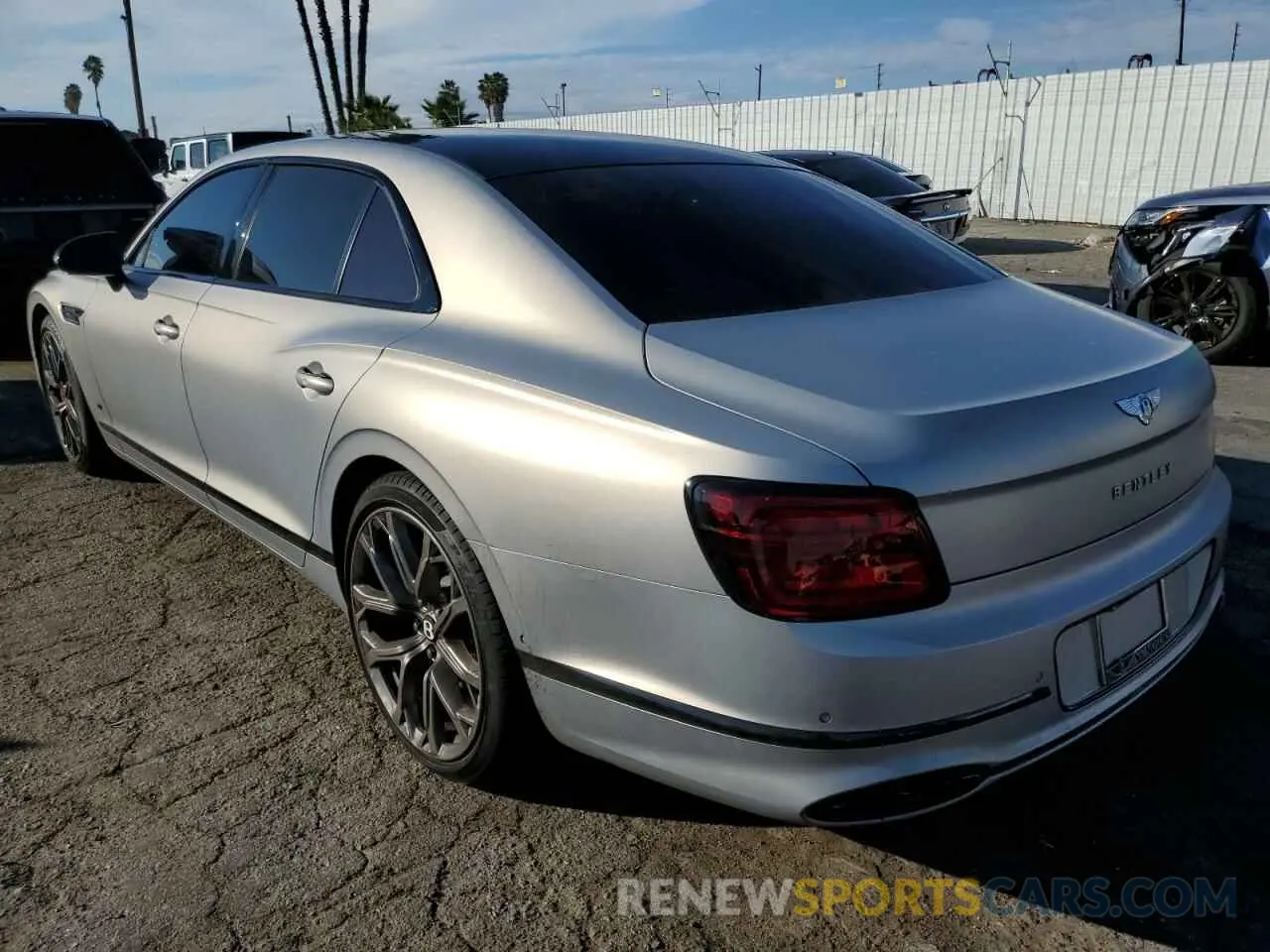 2 fotografías del automóvil dañado SCBBG6ZG6PC005447 BENTLEY ALL MODELS 2023