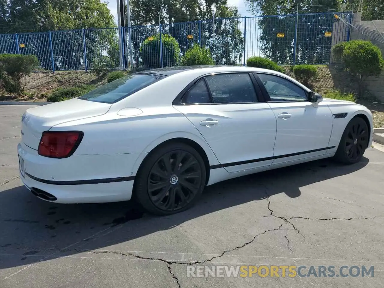 3 fotografías del automóvil dañado SCBBG6ZGXPC011235 BENTLEY ALL MODELS 2023