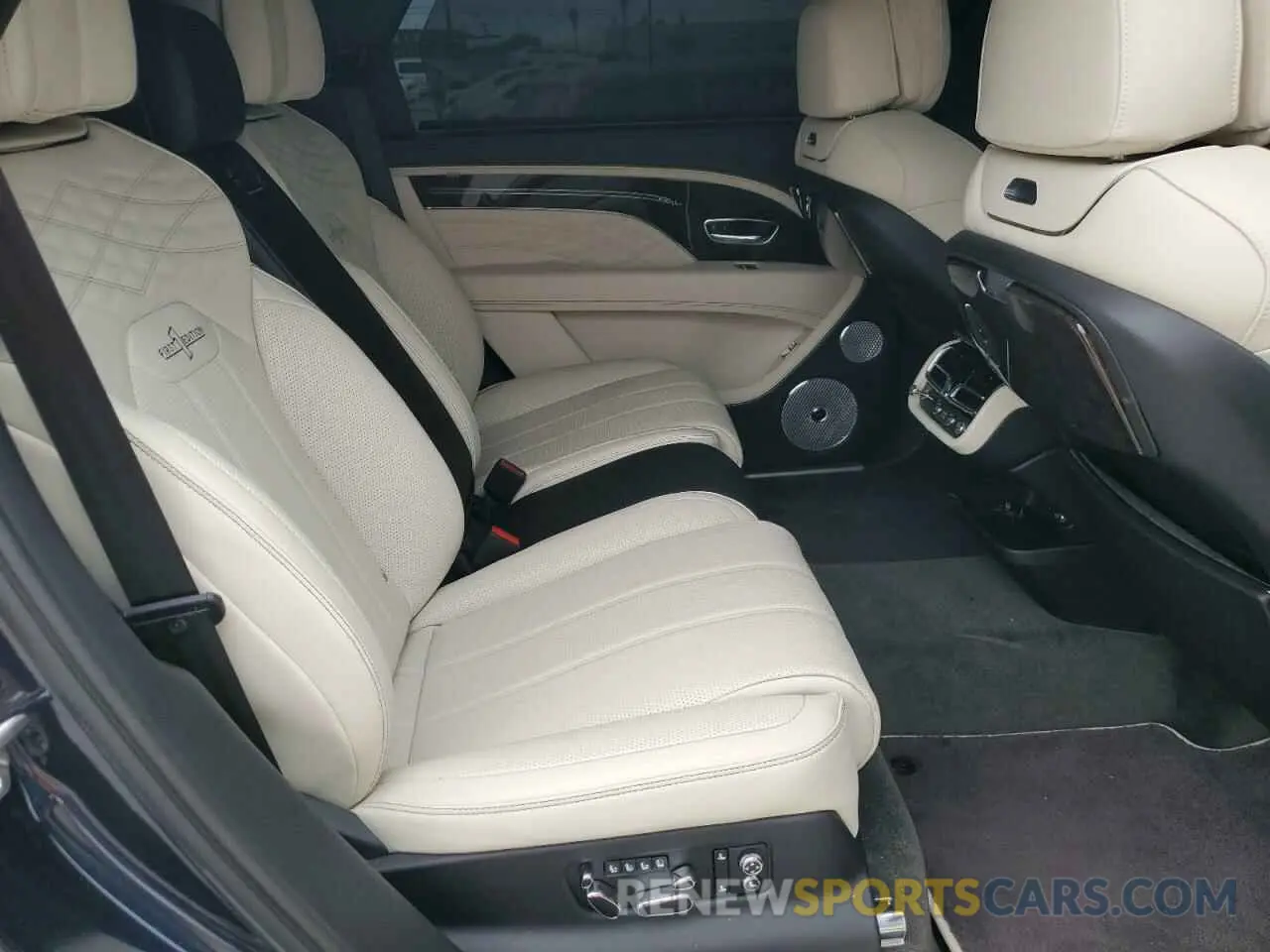 11 fotografías del automóvil dañado SJAHT2ZV6PC019747 BENTLEY ALL MODELS 2023