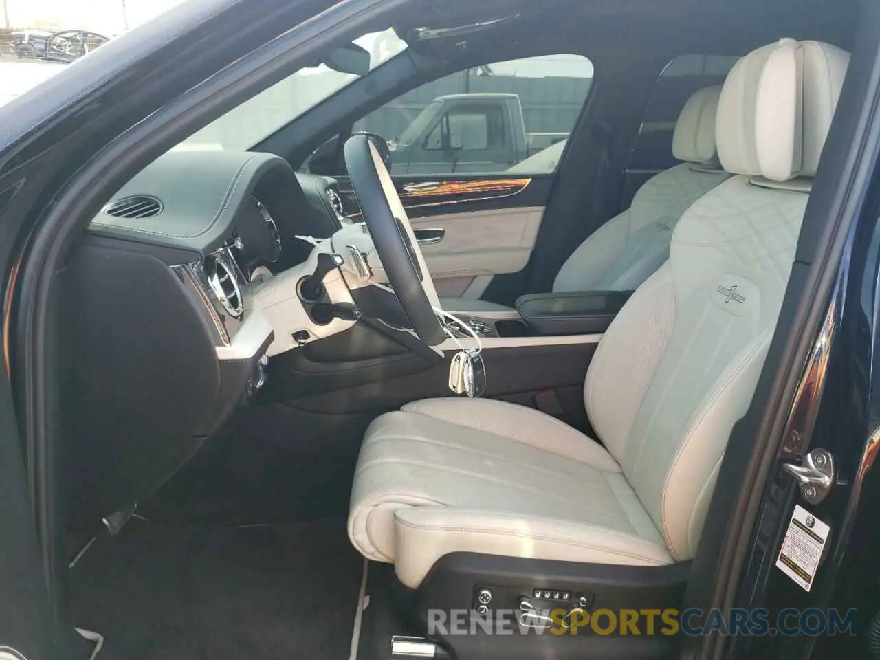 7 fotografías del automóvil dañado SJAHT2ZV6PC019747 BENTLEY ALL MODELS 2023