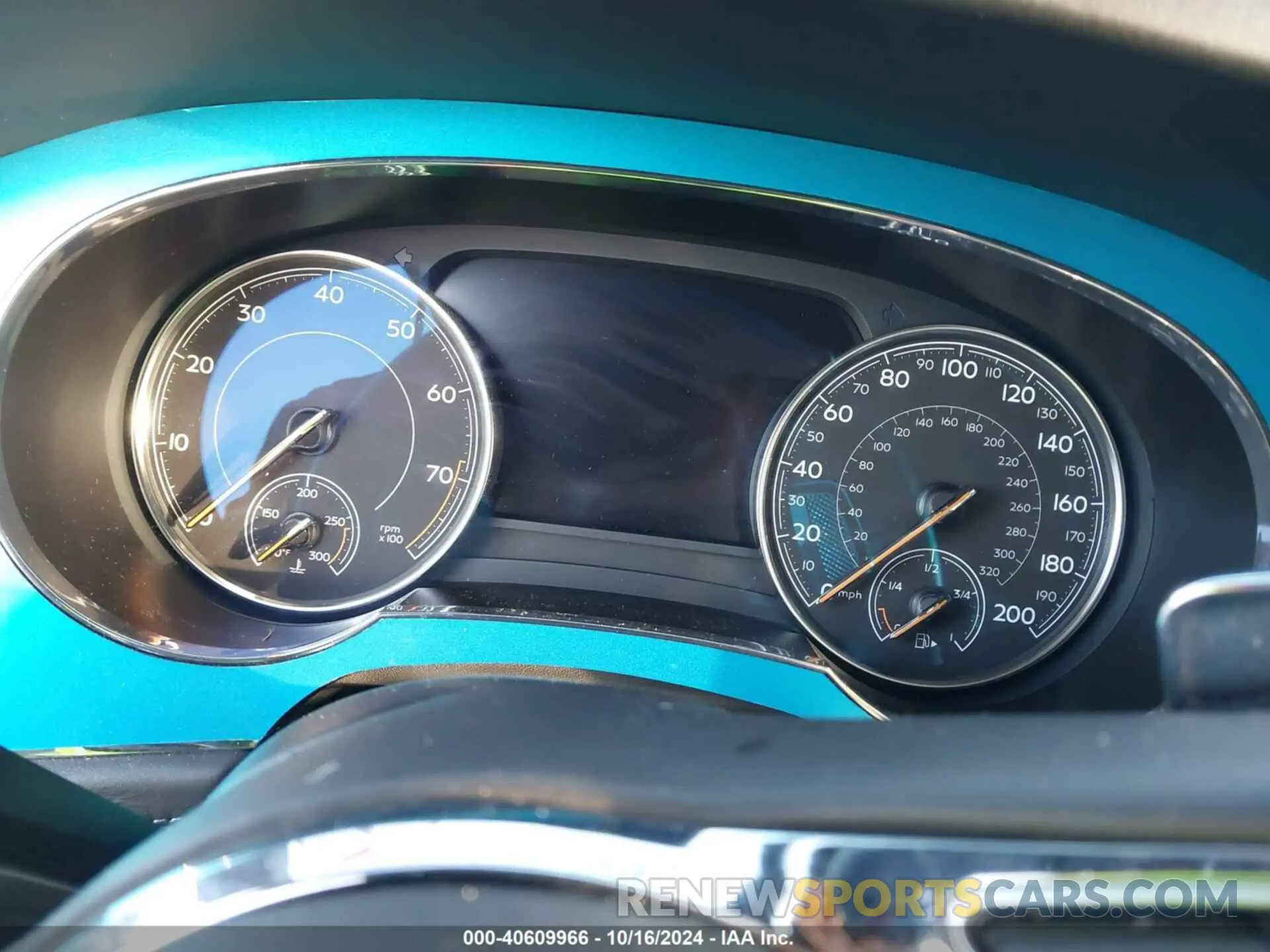 15 fotografías del automóvil dañado SJAAM2ZV5KC024025 BENTLEY BENTAYGA 2019
