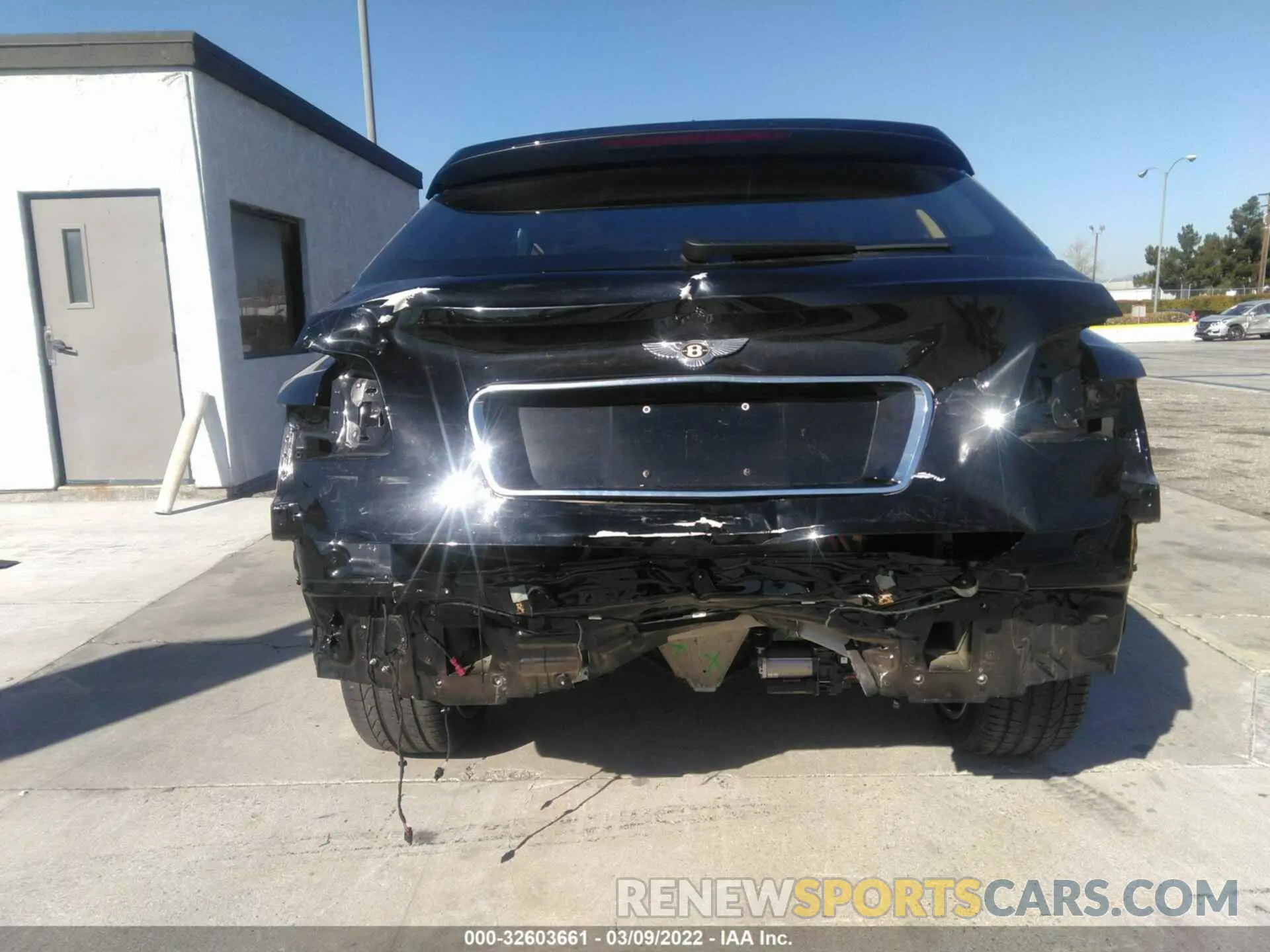 6 fotografías del automóvil dañado SJAAM2ZV5KC027586 BENTLEY BENTAYGA 2019