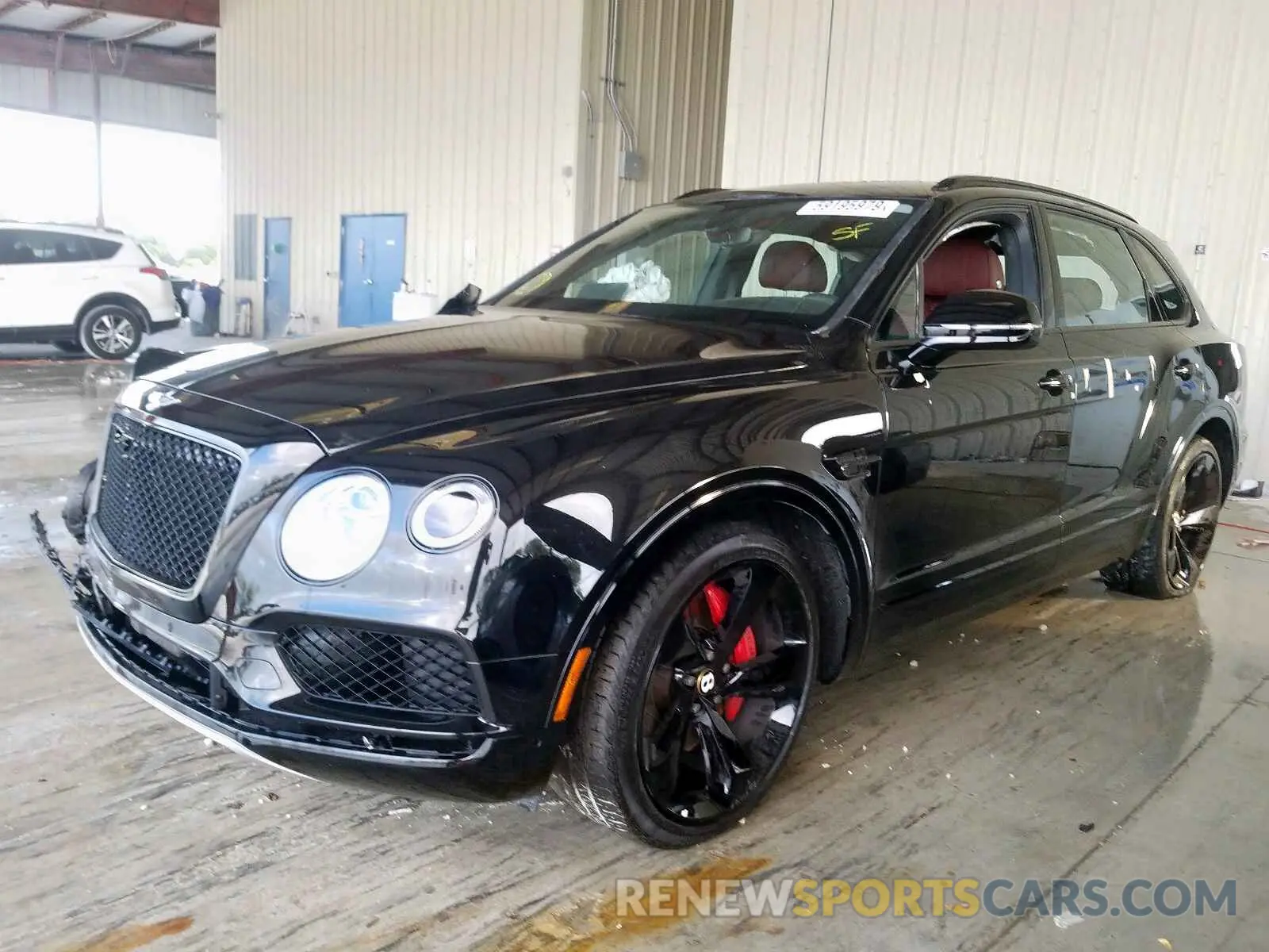 2 fotografías del automóvil dañado SJAAM2ZV7KC027301 BENTLEY BENTAYGA 2019