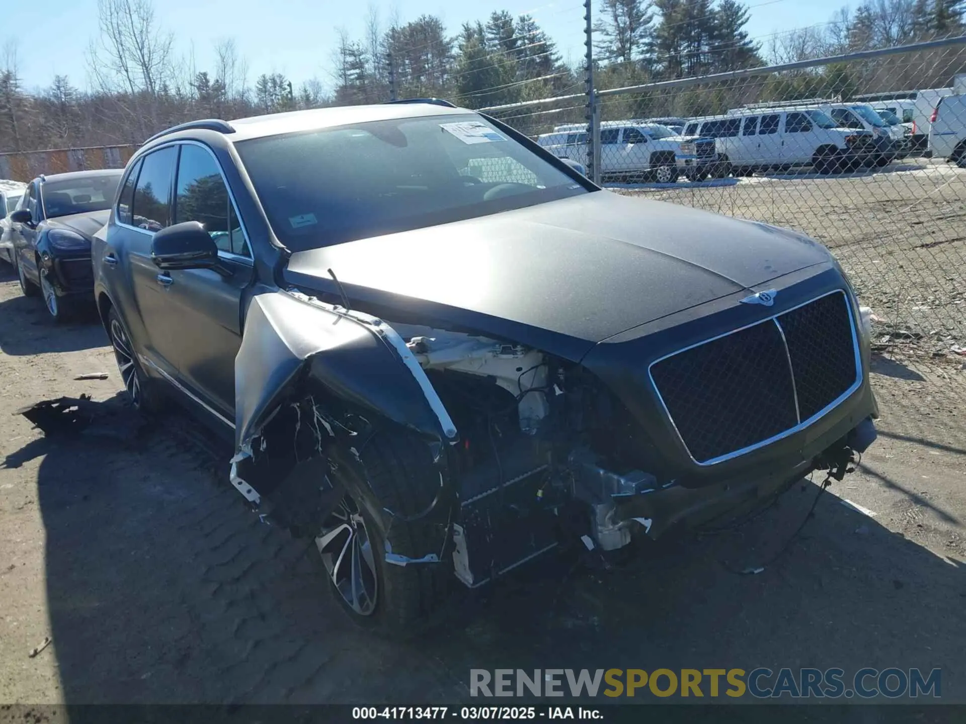 13 fotografías del automóvil dañado SJAAM2ZV9KC024576 BENTLEY BENTAYGA 2019