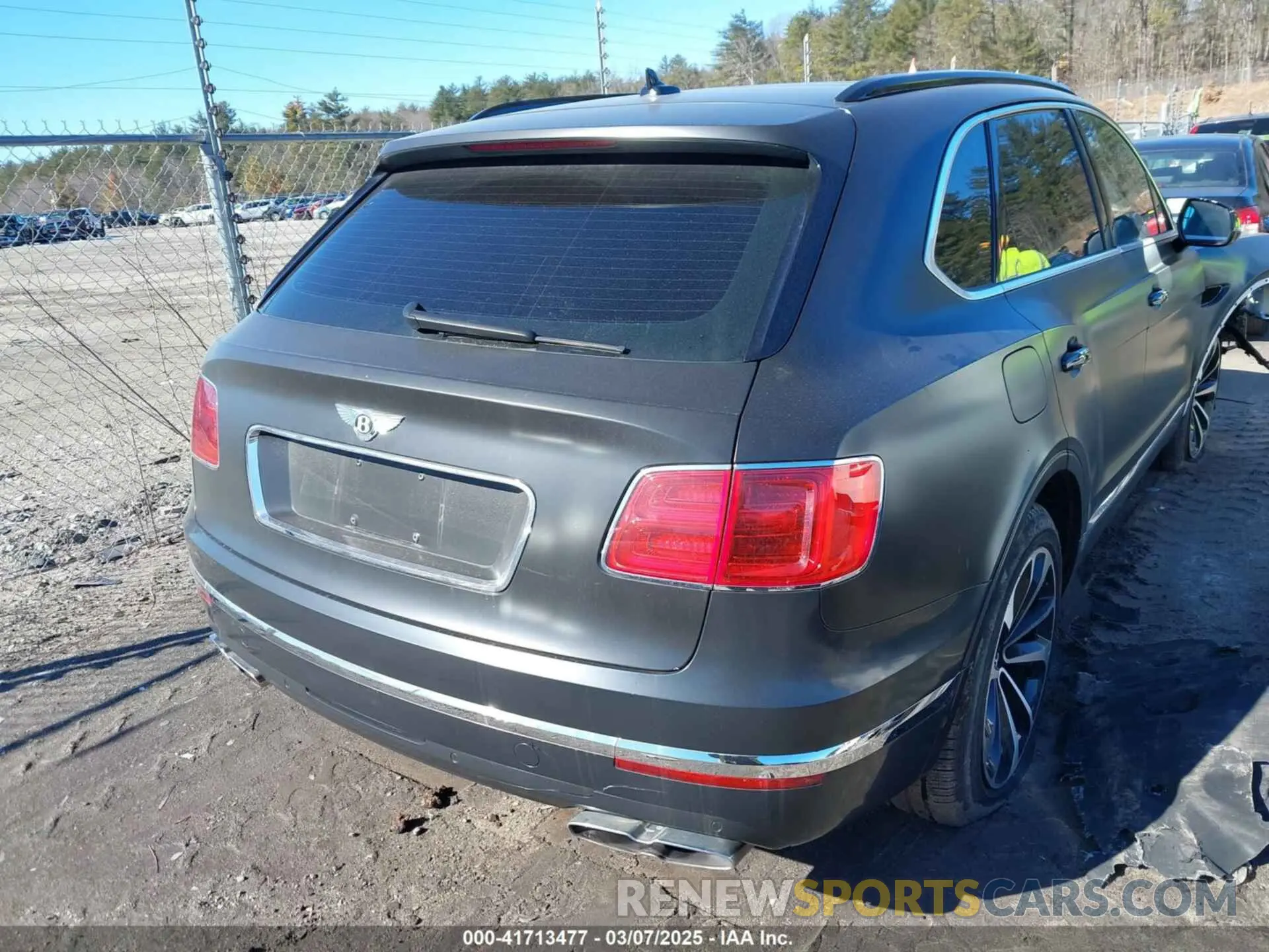16 fotografías del automóvil dañado SJAAM2ZV9KC024576 BENTLEY BENTAYGA 2019