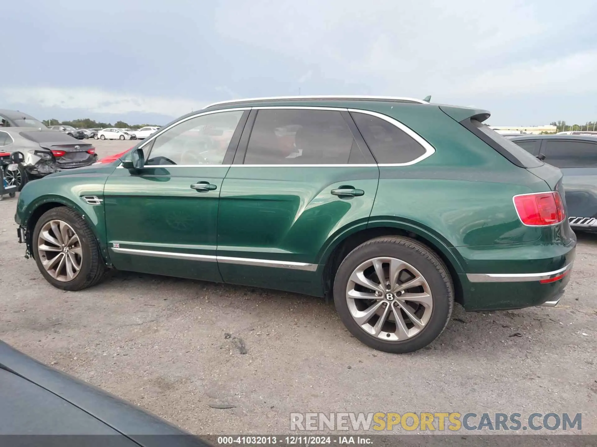 15 fotografías del automóvil dañado SJAAM4ZV7KC025933 BENTLEY BENTAYGA 2019