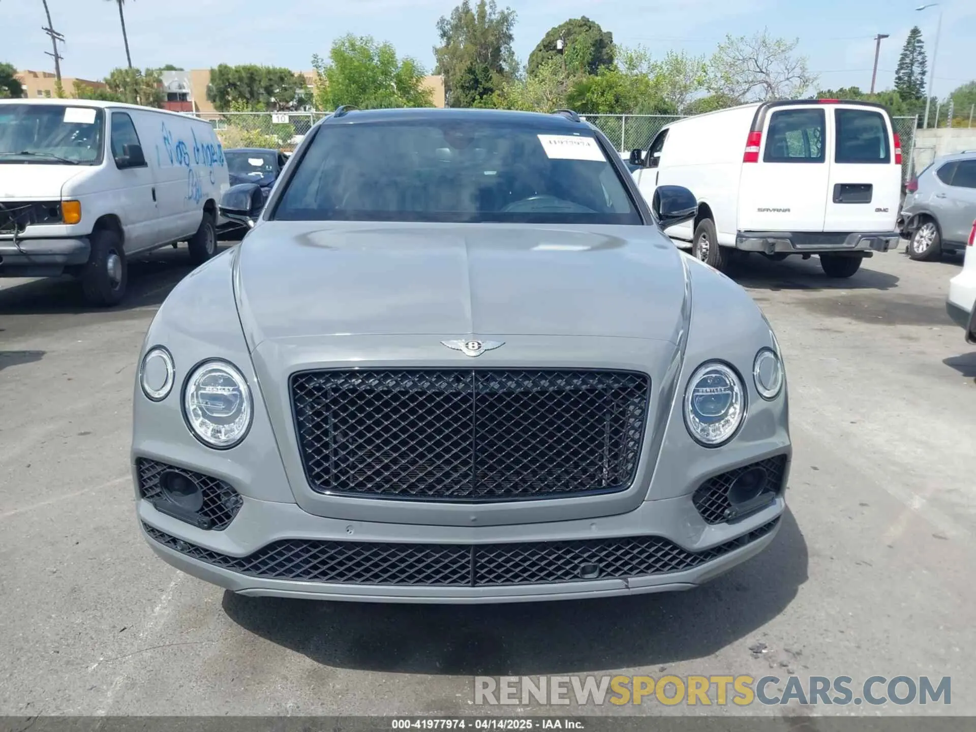 12 fotografías del automóvil dañado SJAAM2ZVXLC029237 BENTLEY BENTAYGA 2020