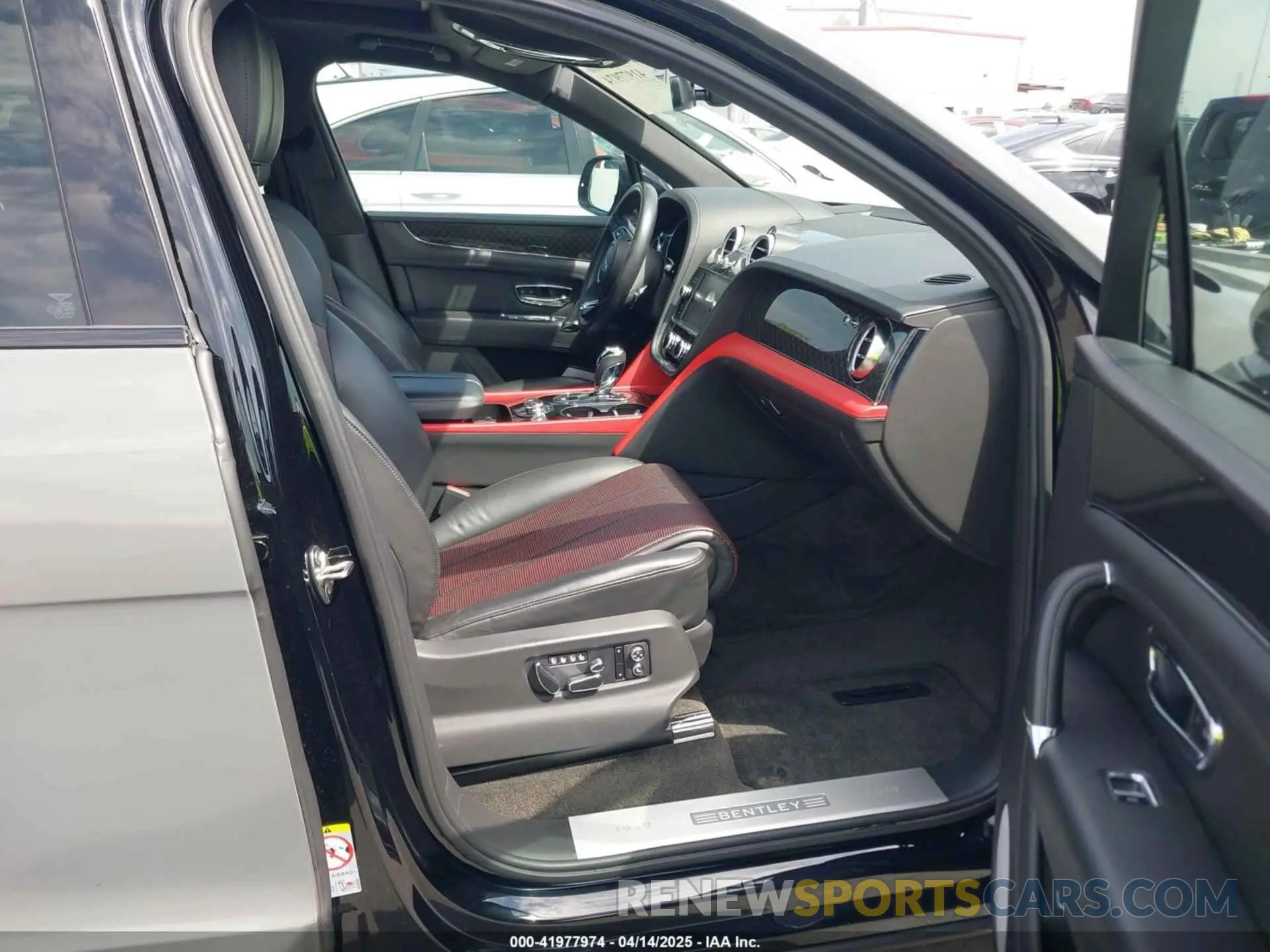 5 fotografías del automóvil dañado SJAAM2ZVXLC029237 BENTLEY BENTAYGA 2020