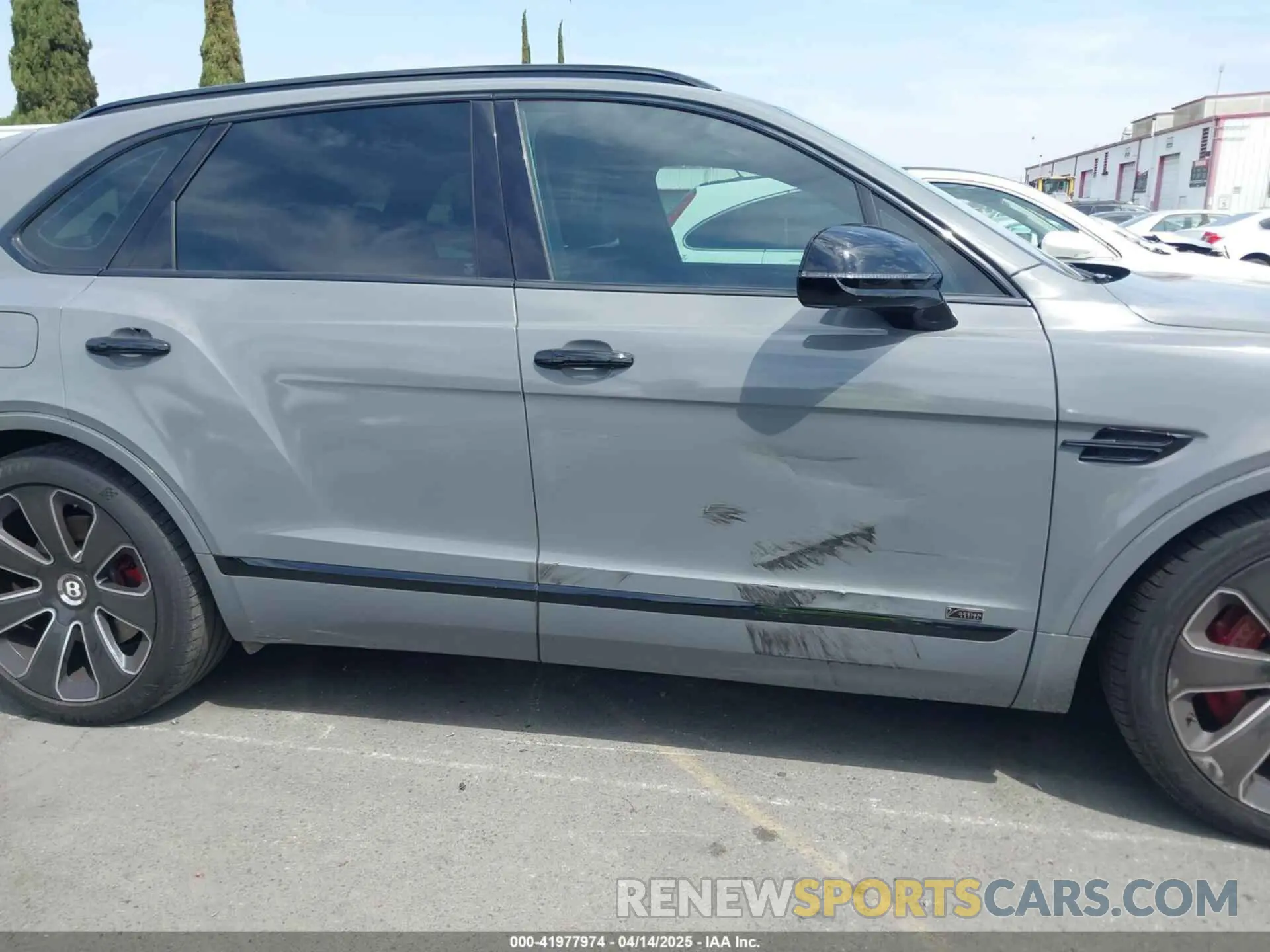 6 fotografías del automóvil dañado SJAAM2ZVXLC029237 BENTLEY BENTAYGA 2020