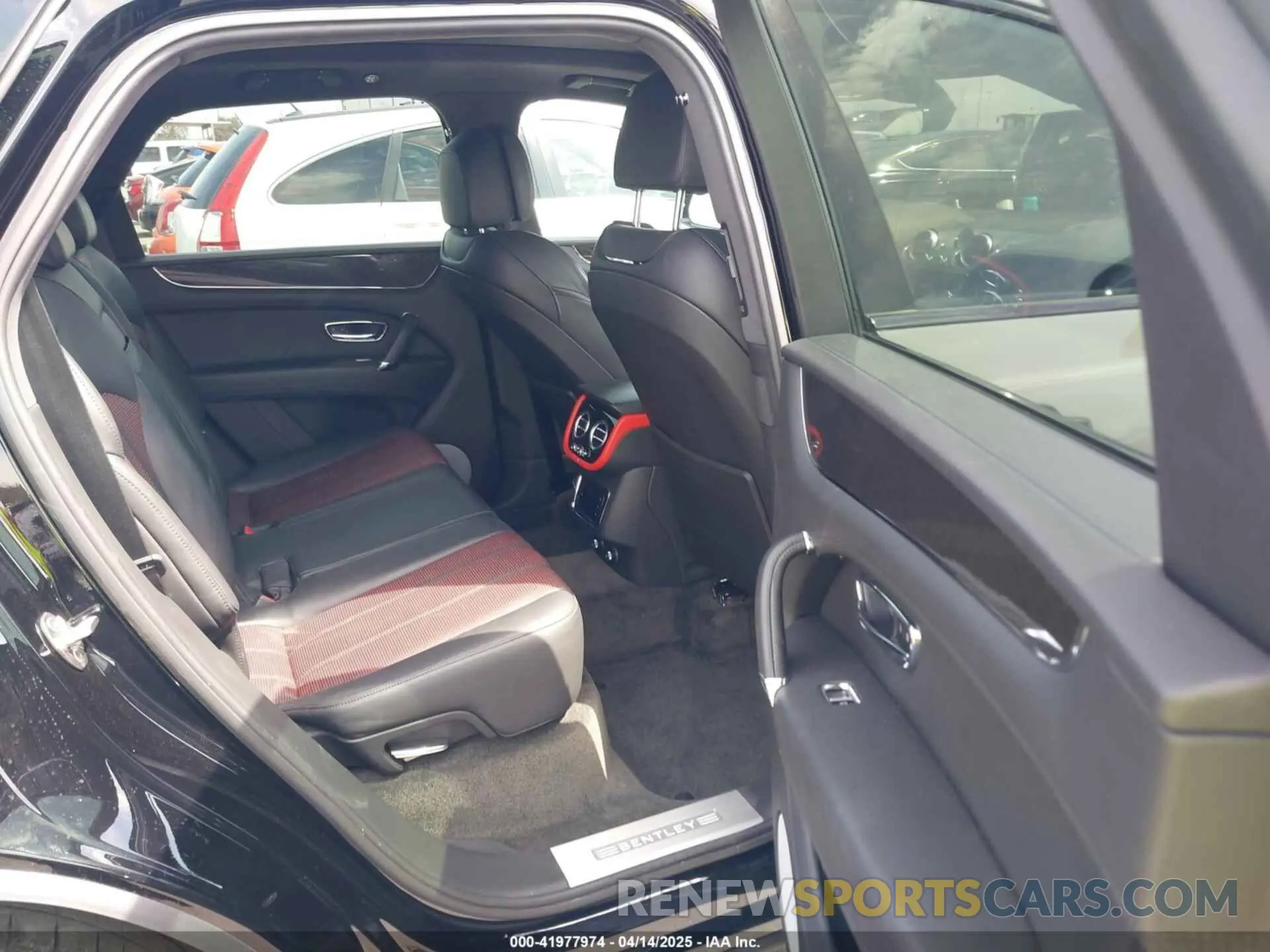 8 fotografías del automóvil dañado SJAAM2ZVXLC029237 BENTLEY BENTAYGA 2020