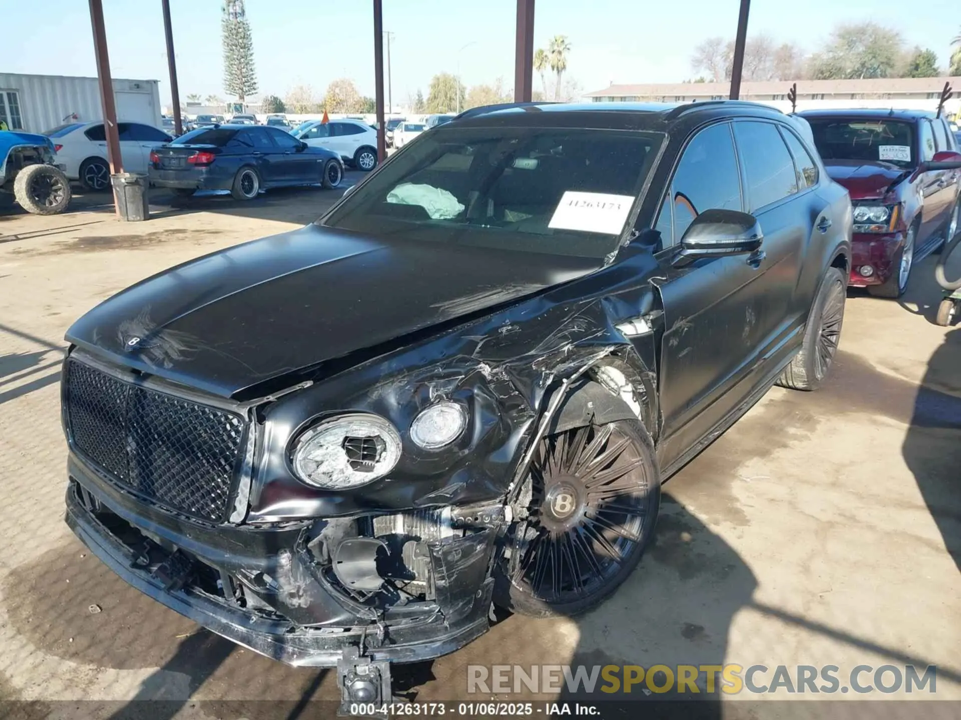 2 fotografías del automóvil dañado SJAAM2ZV0MC035081 BENTLEY BENTAYGA 2021