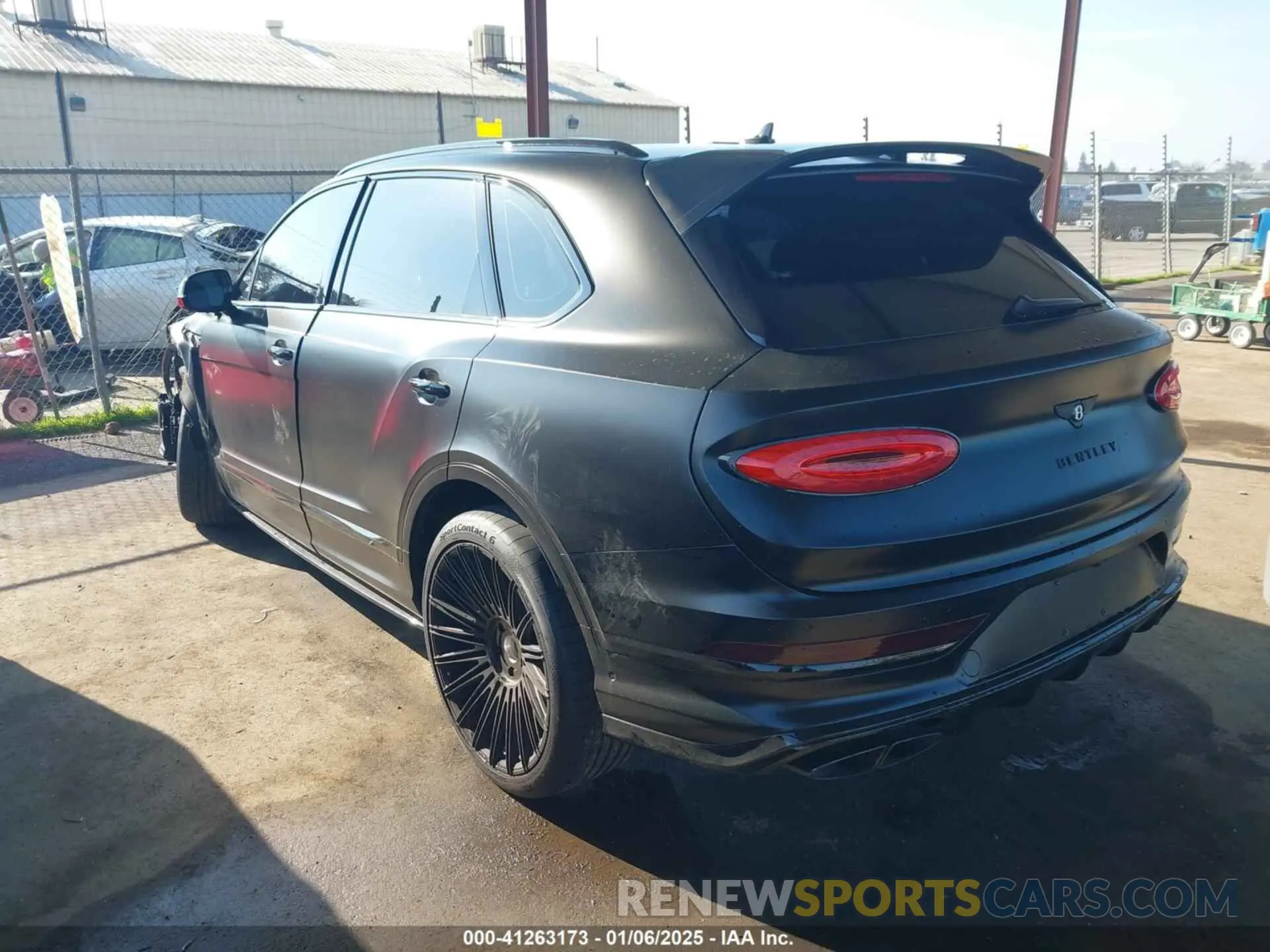 3 fotografías del automóvil dañado SJAAM2ZV0MC035081 BENTLEY BENTAYGA 2021