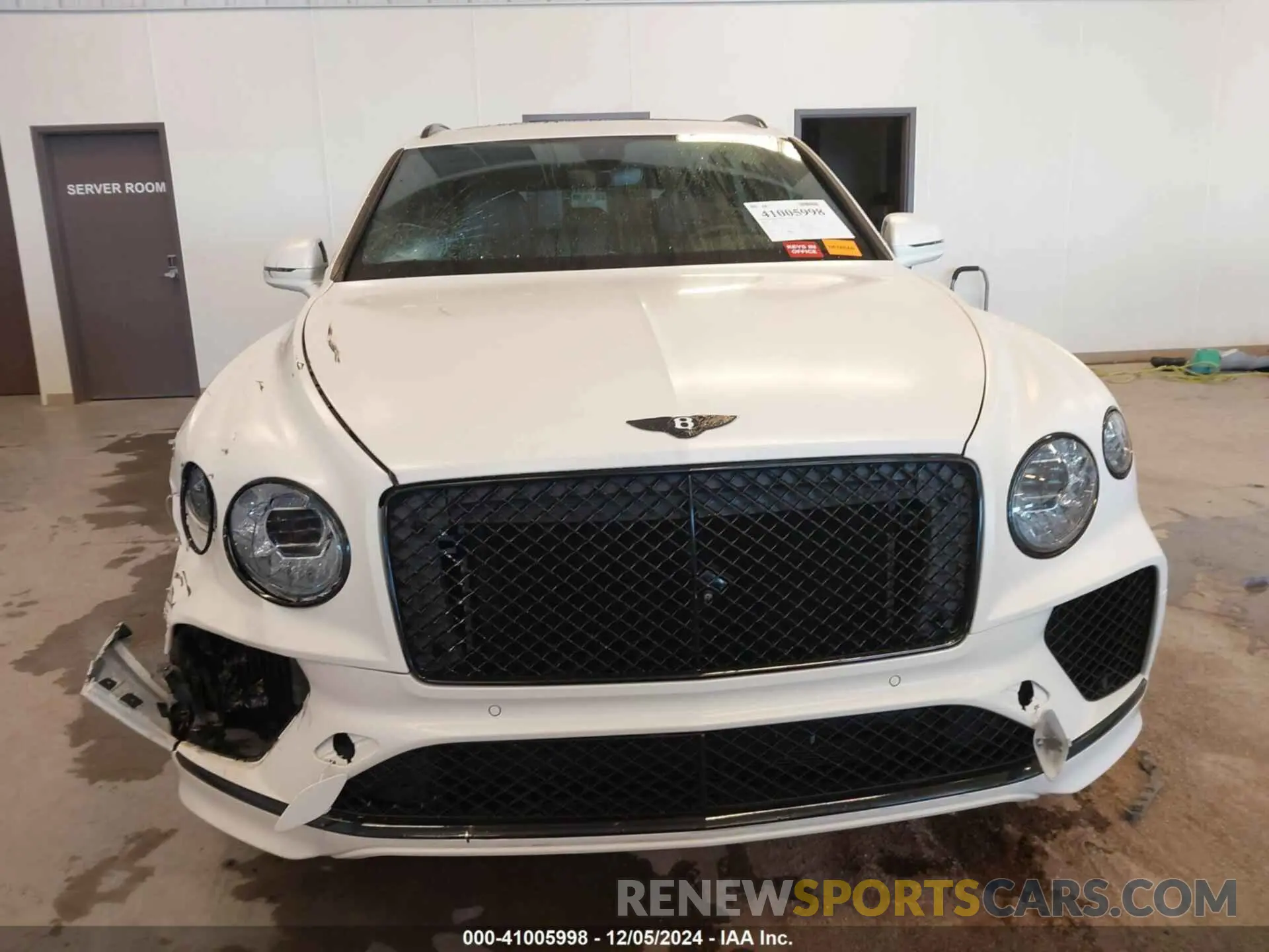12 fotografías del automóvil dañado SJAAM2ZV1MC032805 BENTLEY BENTAYGA 2021