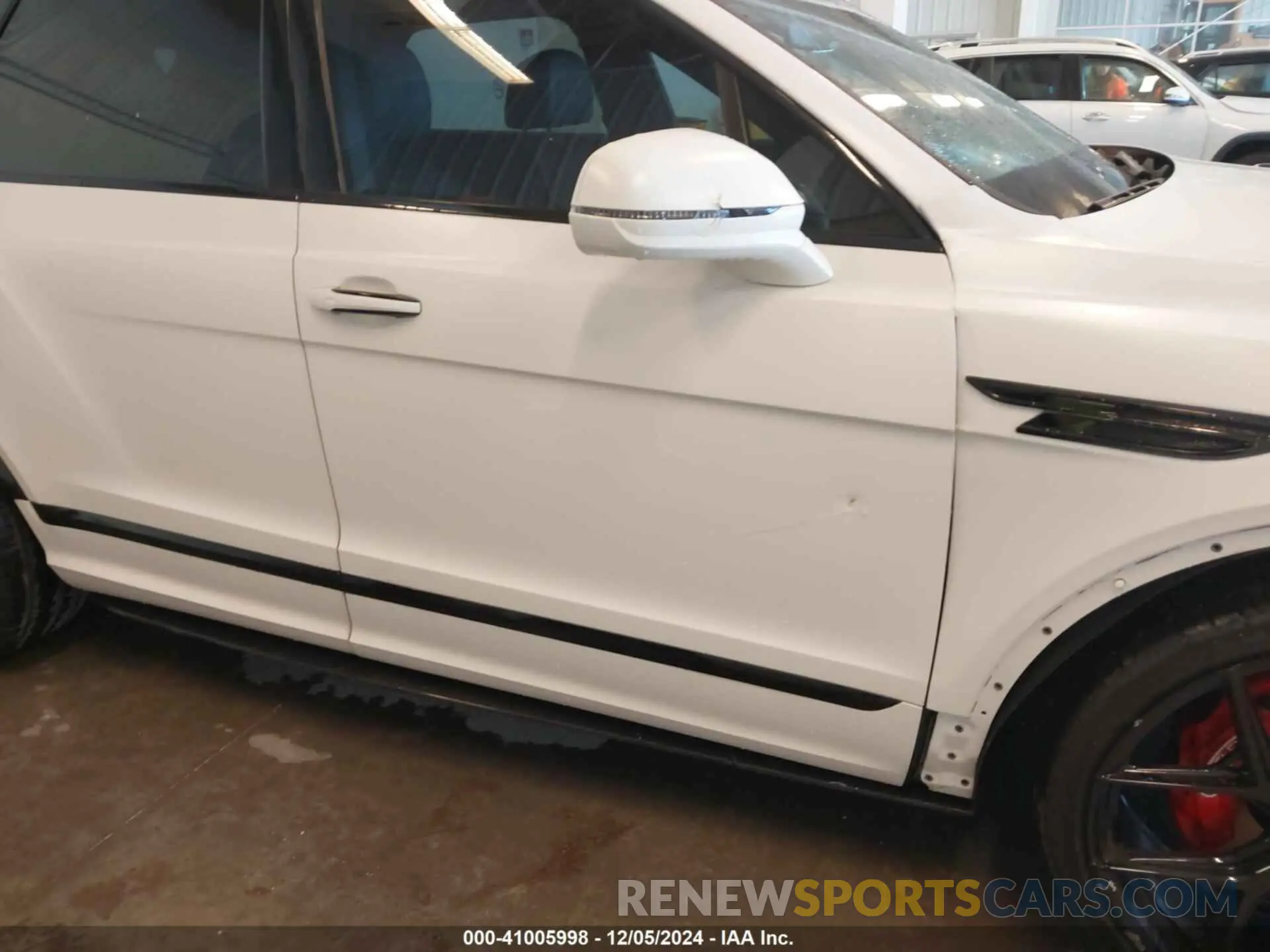 20 fotografías del automóvil dañado SJAAM2ZV1MC032805 BENTLEY BENTAYGA 2021