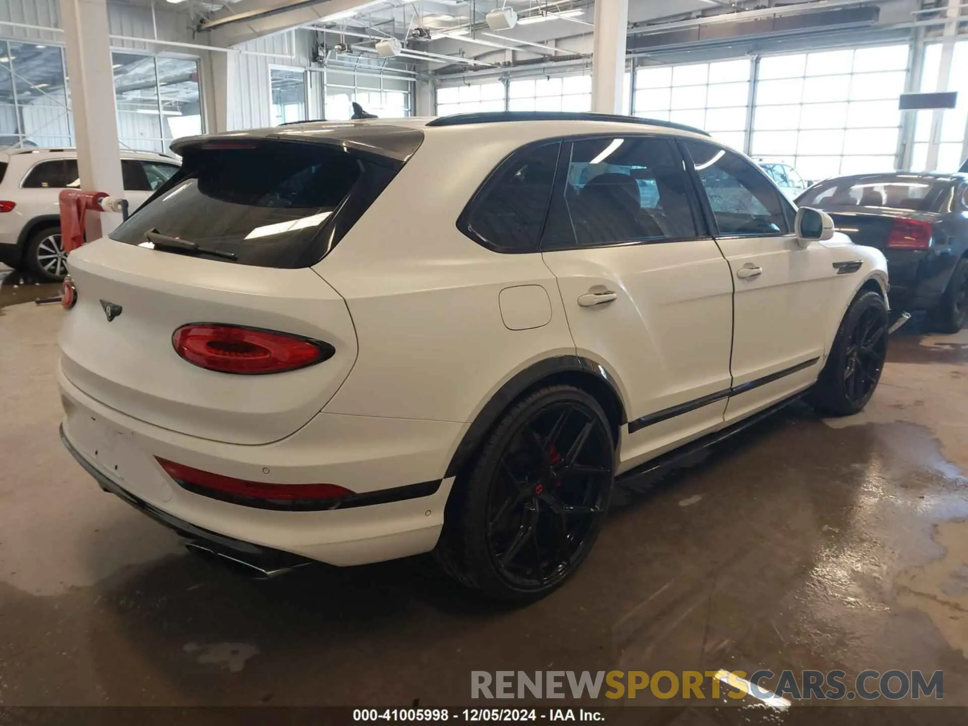 4 fotografías del automóvil dañado SJAAM2ZV1MC032805 BENTLEY BENTAYGA 2021