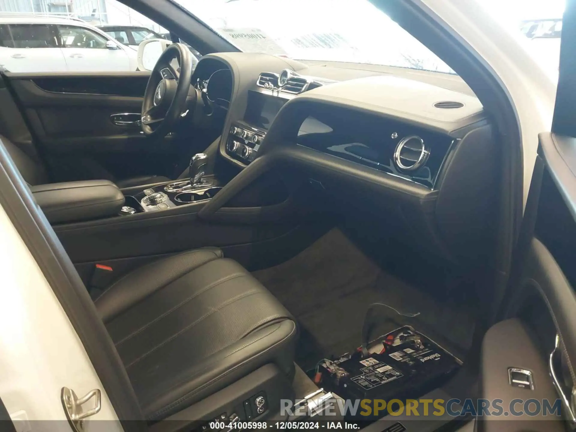 5 fotografías del automóvil dañado SJAAM2ZV1MC032805 BENTLEY BENTAYGA 2021