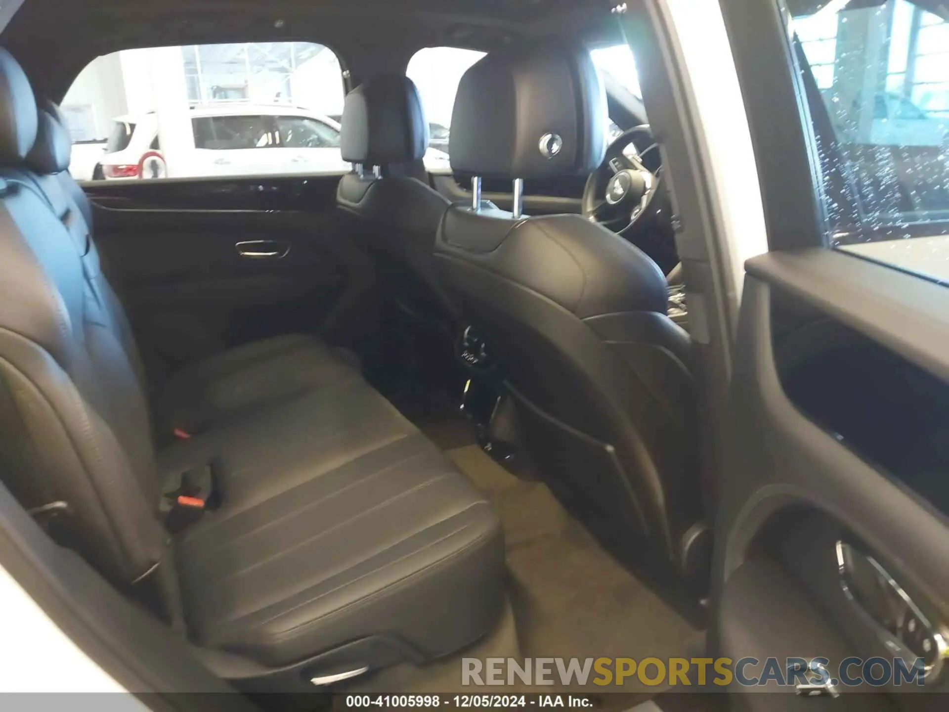 8 fotografías del automóvil dañado SJAAM2ZV1MC032805 BENTLEY BENTAYGA 2021