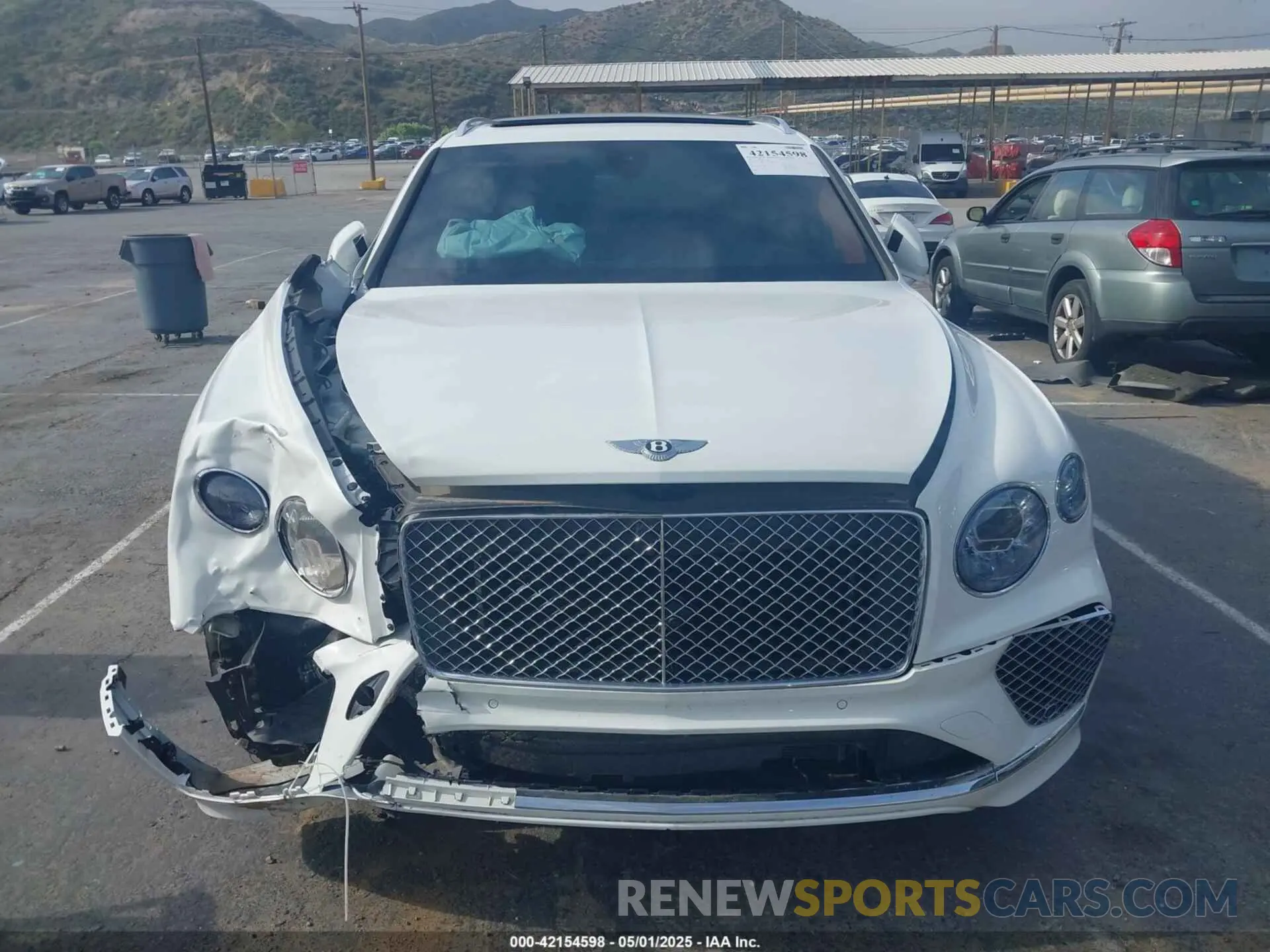 11 fotografías del automóvil dañado SJAAM2ZV4NC016521 BENTLEY BENTAYGA 2022