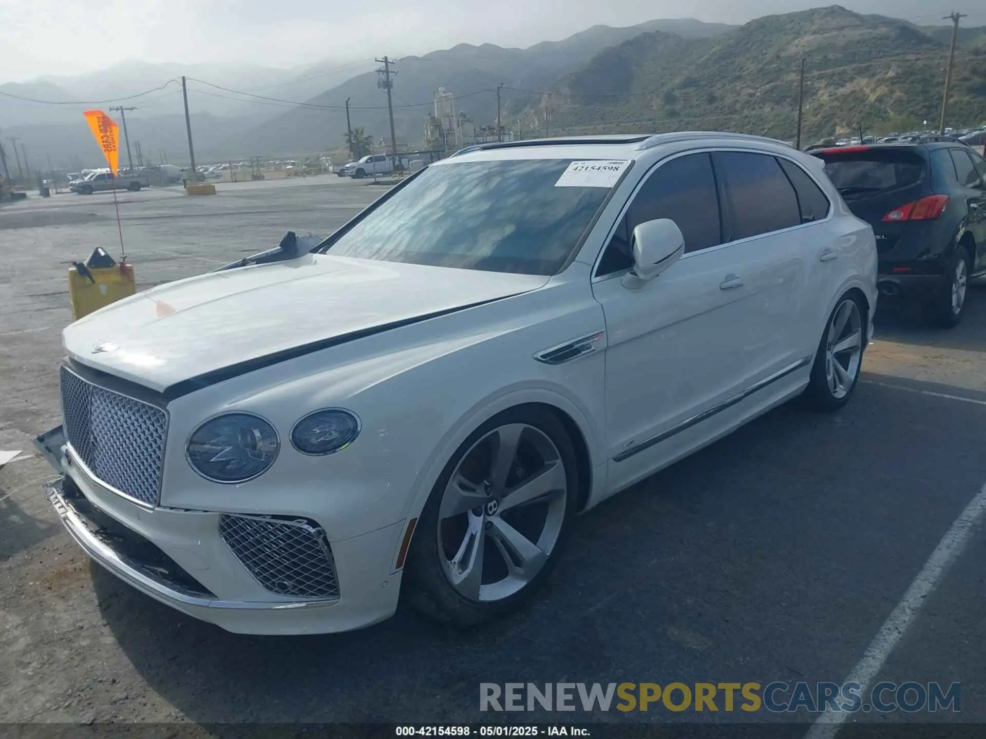 2 fotografías del automóvil dañado SJAAM2ZV4NC016521 BENTLEY BENTAYGA 2022