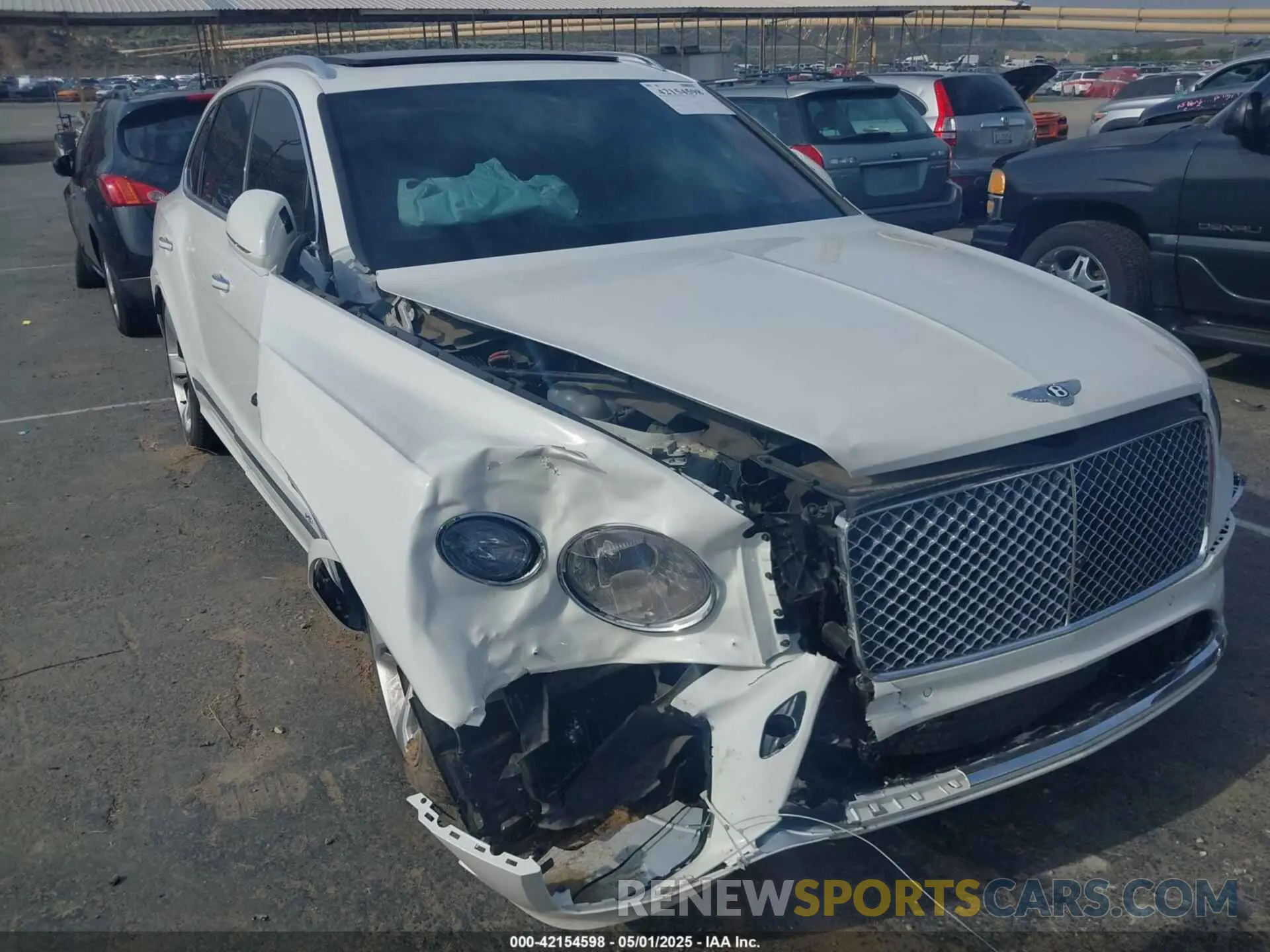 6 fotografías del automóvil dañado SJAAM2ZV4NC016521 BENTLEY BENTAYGA 2022