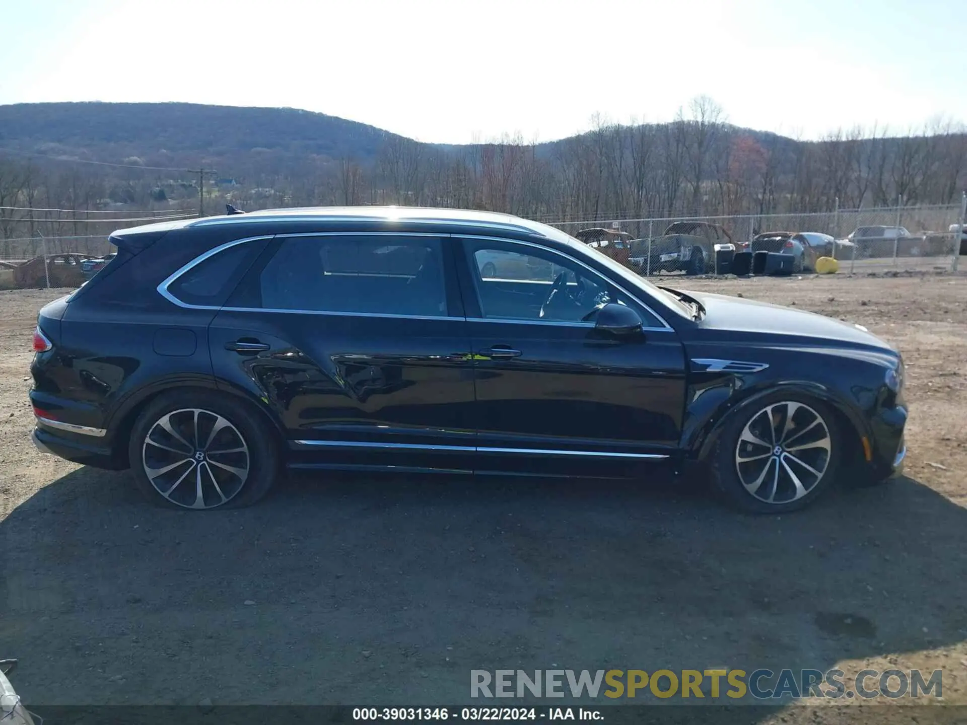 12 fotografías del automóvil dañado SJAHT2ZVXPC020528 BENTLEY BENTAYGA 2023