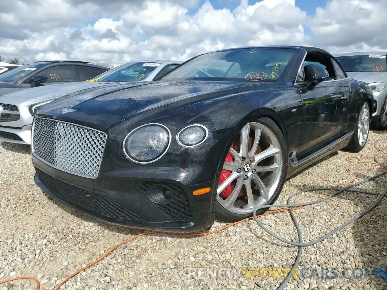 2 fotografías del automóvil dañado SCBDG4ZGXLC076559 BENTLEY CONTINENTA 2020