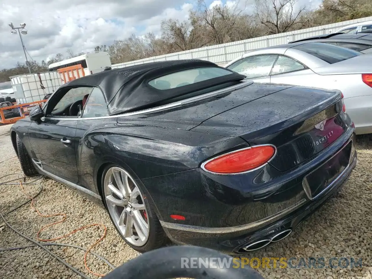 3 fotografías del automóvil dañado SCBDG4ZGXLC076559 BENTLEY CONTINENTA 2020