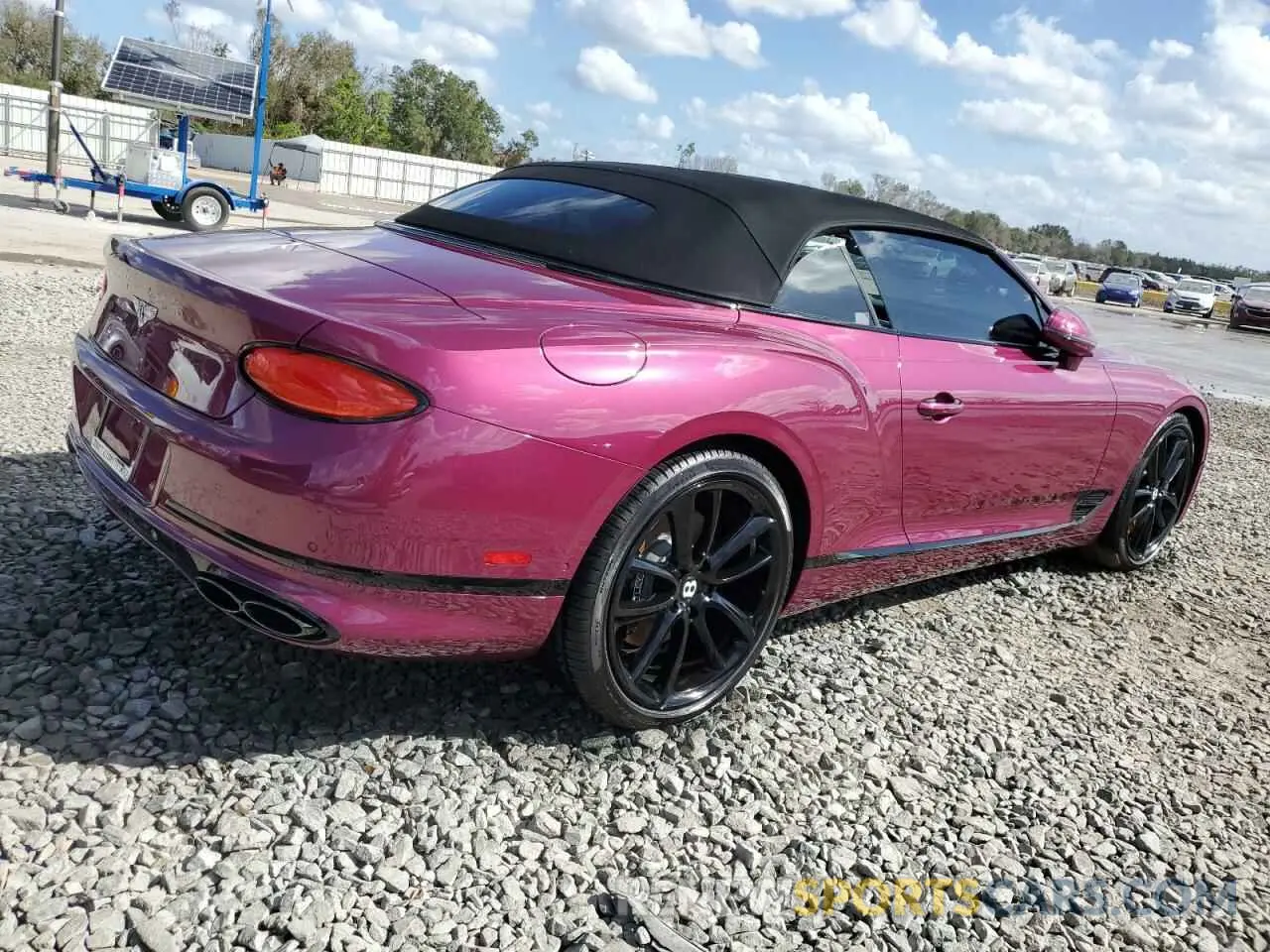 3 fotografías del automóvil dañado SCBDG4ZG9MC084962 BENTLEY CONTINENTA 2021