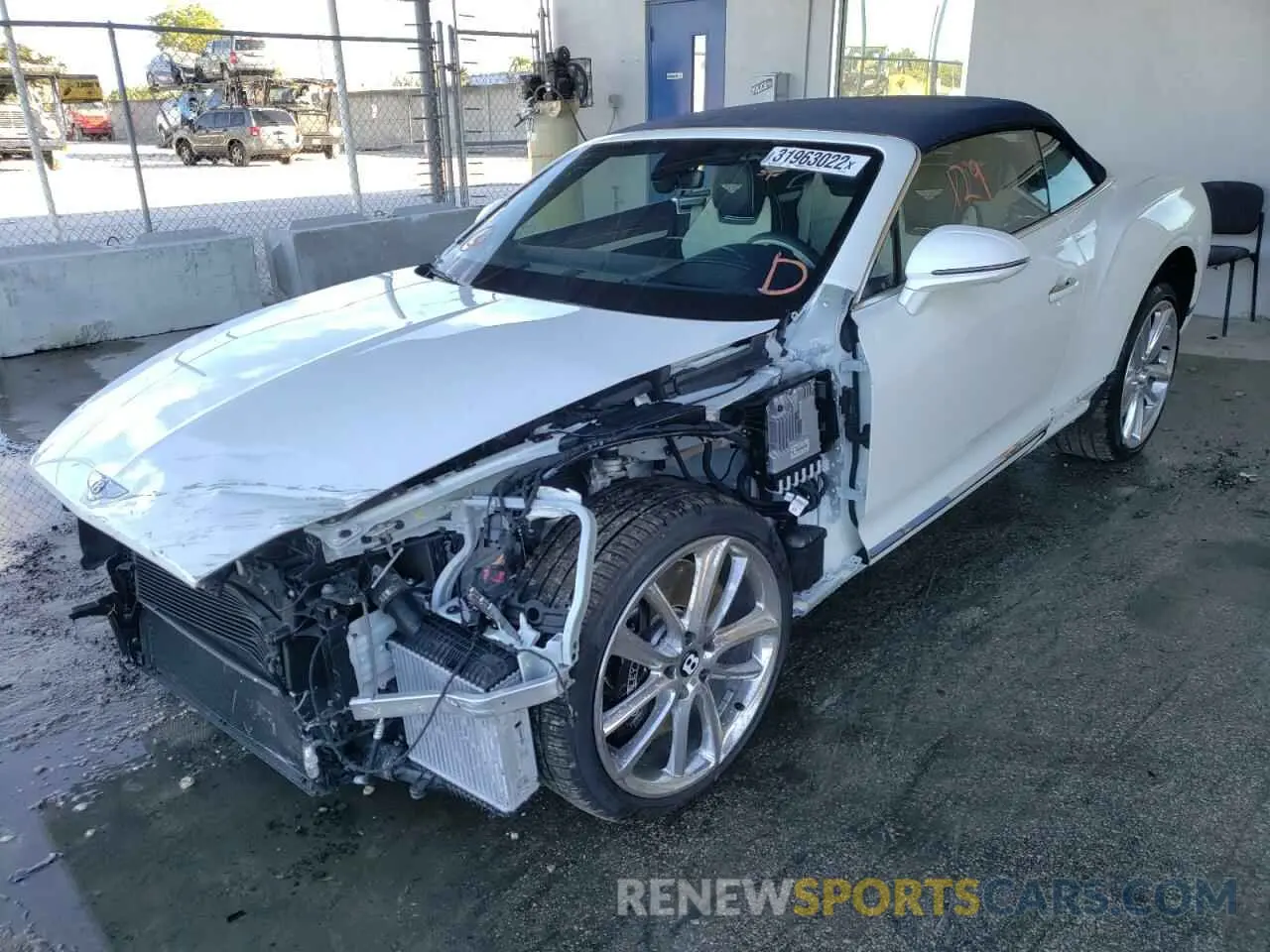 2 fotografías del automóvil dañado SCBDG4ZG4NC092226 BENTLEY CONTINENTA 2022